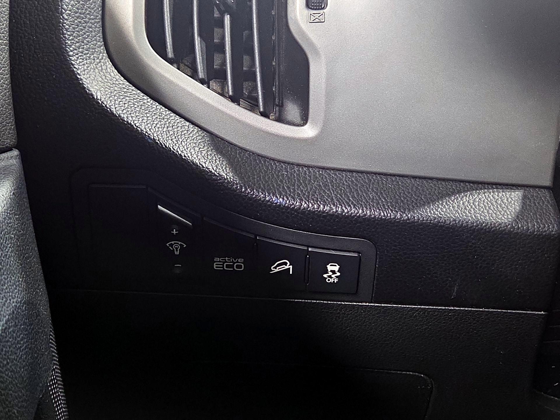 Thumbnail: 2016 Kia Sportage - 13