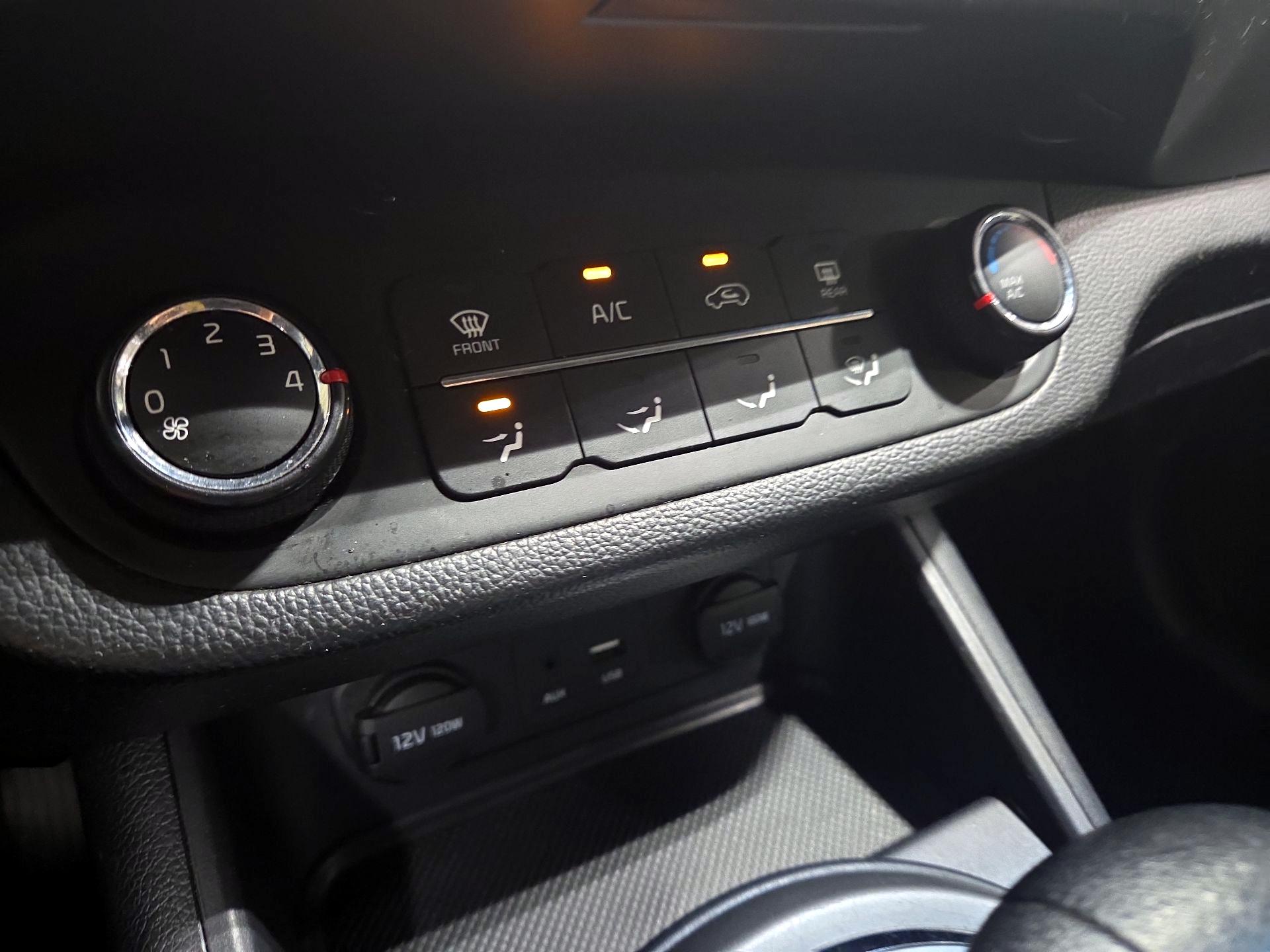 Thumbnail: 2016 Kia Sportage - 15