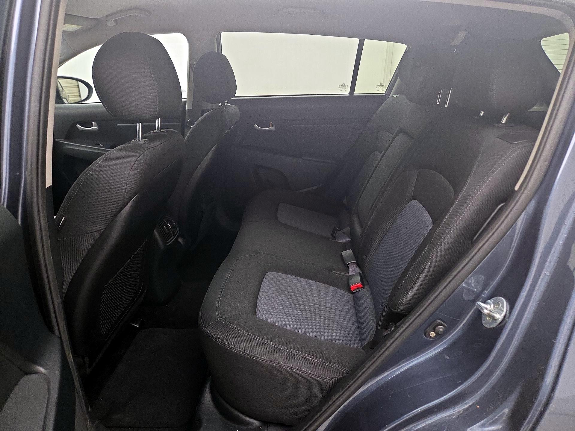 Thumbnail: 2016 Kia Sportage - 18