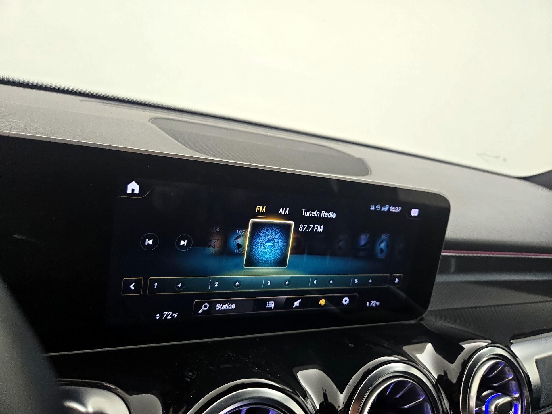 Thumbnail: 2021 Mercedes-Benz GLB - 15