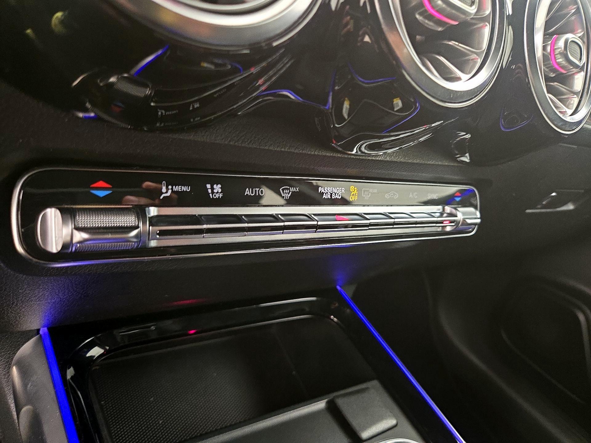 Thumbnail: 2021 Mercedes-Benz GLB - 16