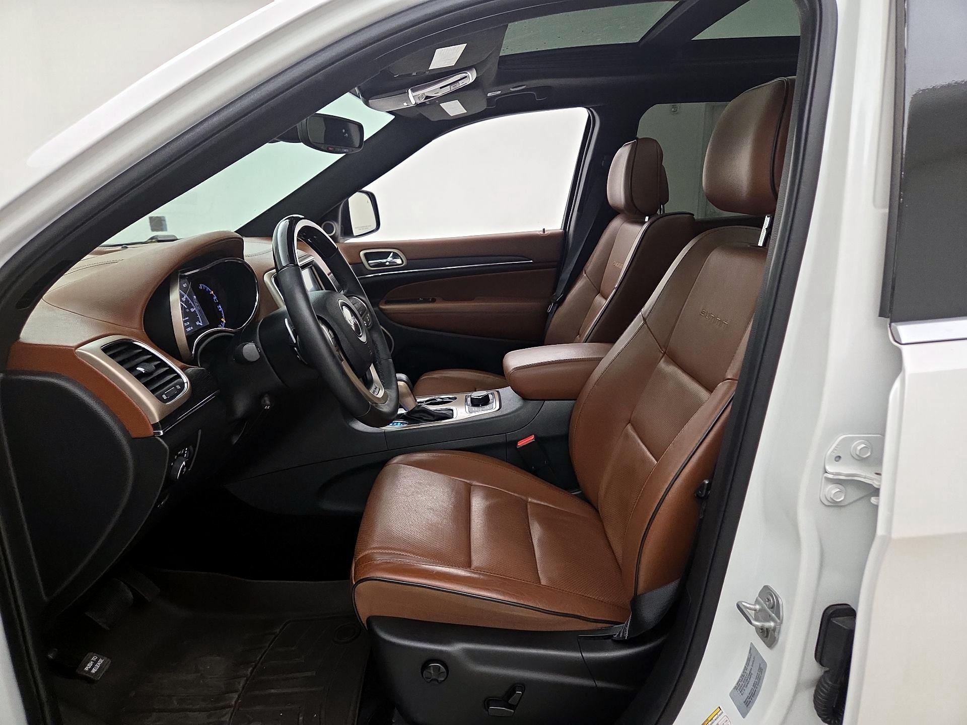 Thumbnail: 2017 Jeep Grand Cherokee - 11