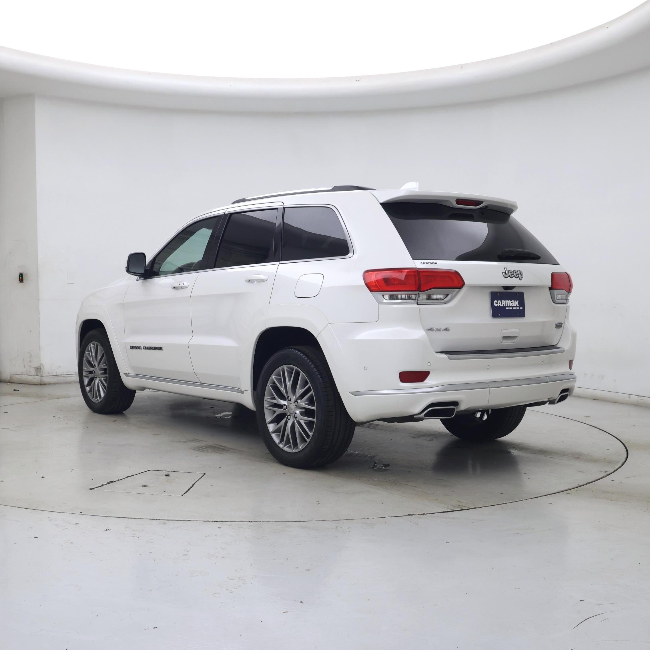 Thumbnail: 2017 Jeep Grand Cherokee - 2