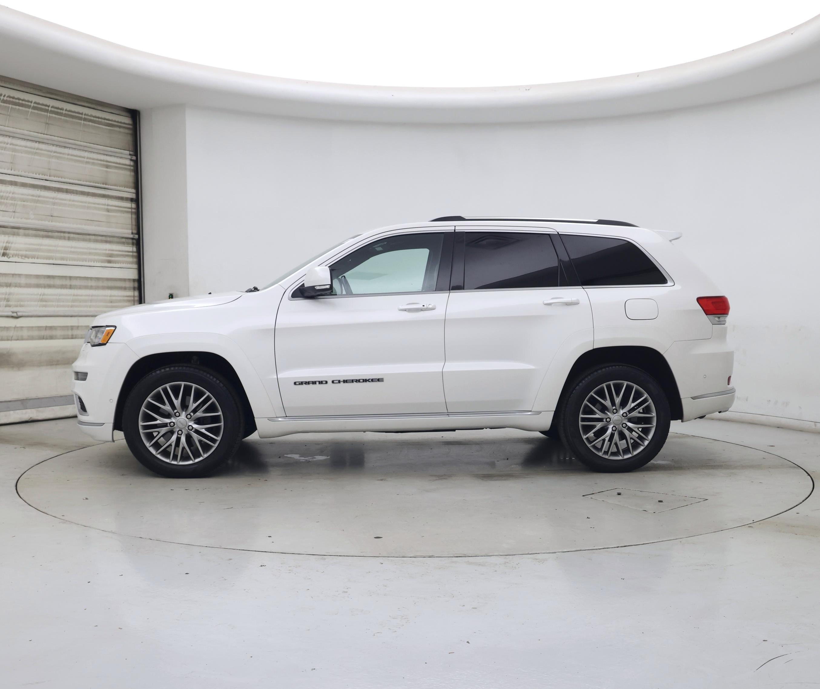 Thumbnail: 2017 Jeep Grand Cherokee - 3