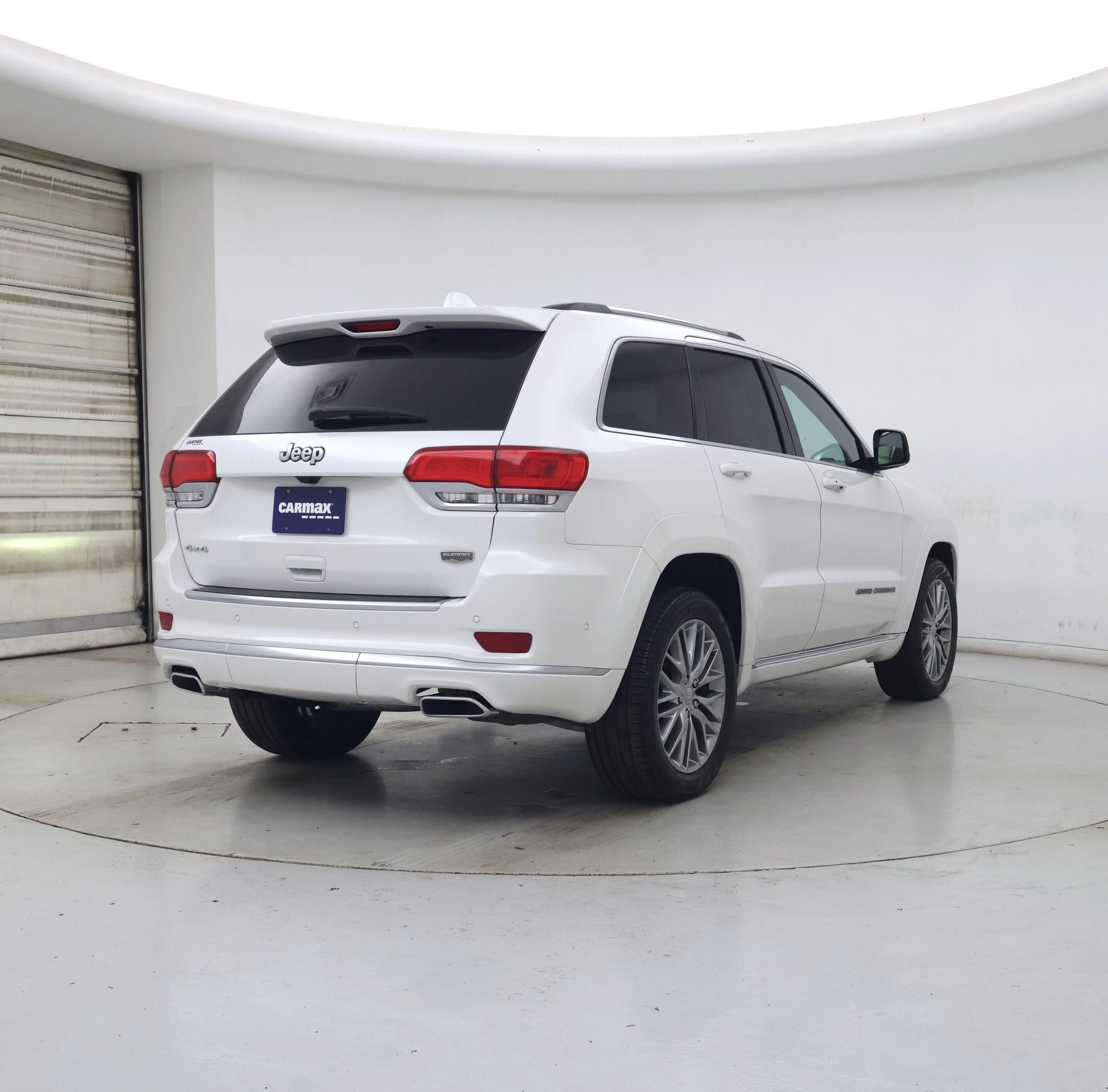 Thumbnail: 2017 Jeep Grand Cherokee - 8