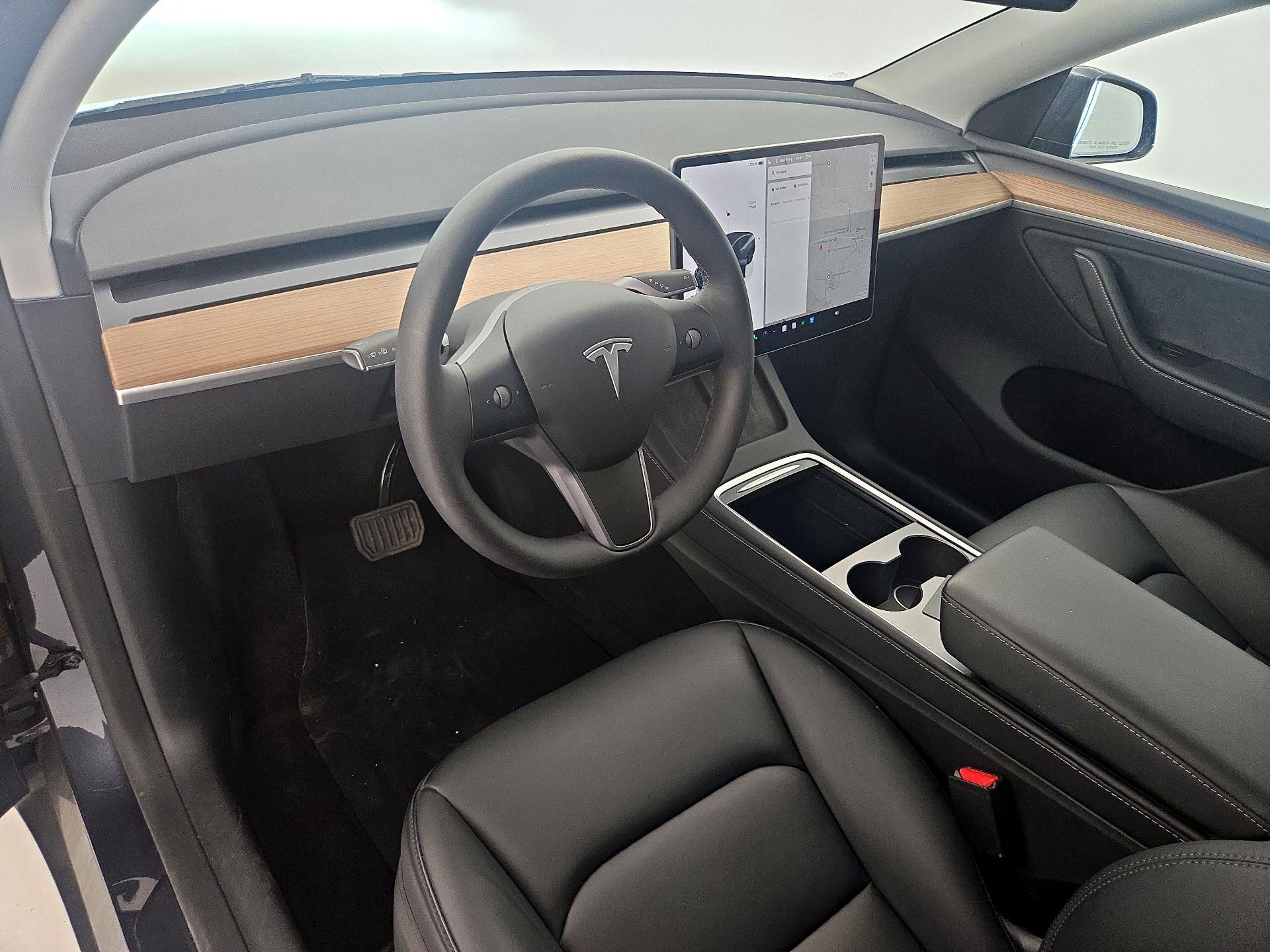 Thumbnail: 2025 Tesla Model Y - 9