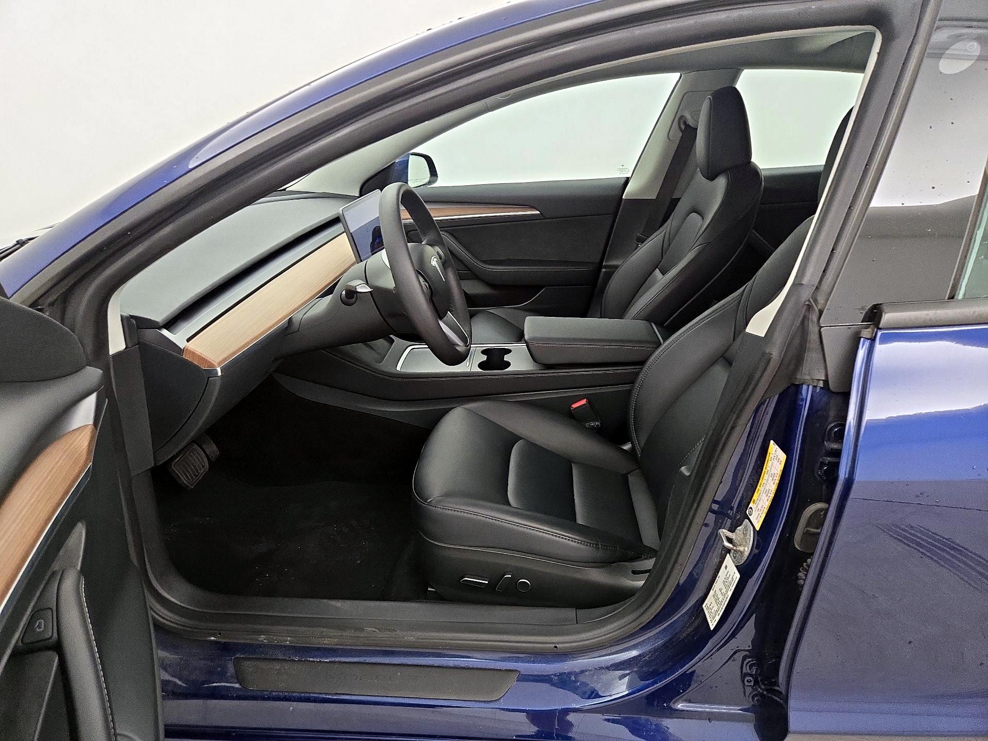 Thumbnail: 2023 Tesla Model 3 - 11
