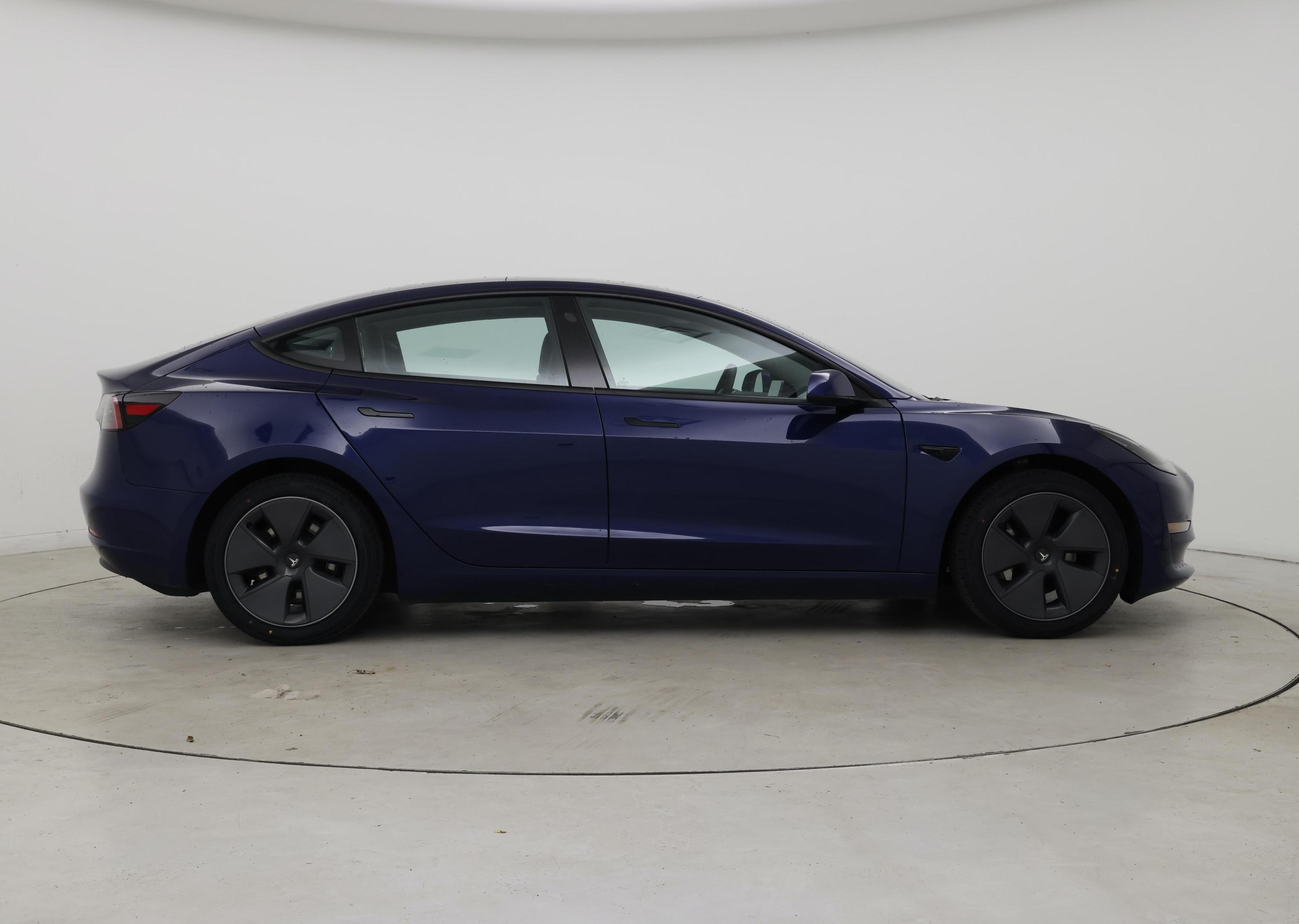 Thumbnail: 2023 Tesla Model 3 - 7