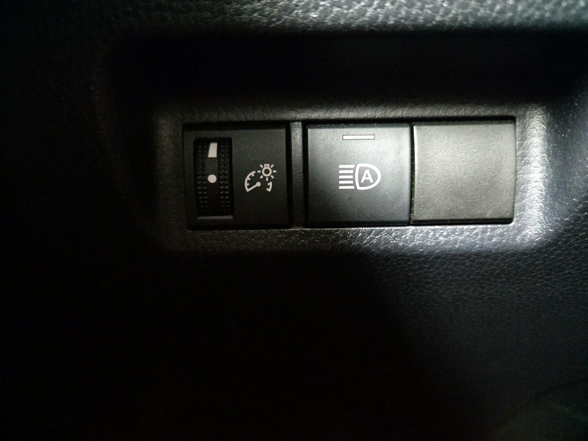Thumbnail: 2020 Toyota RAV4 - 13