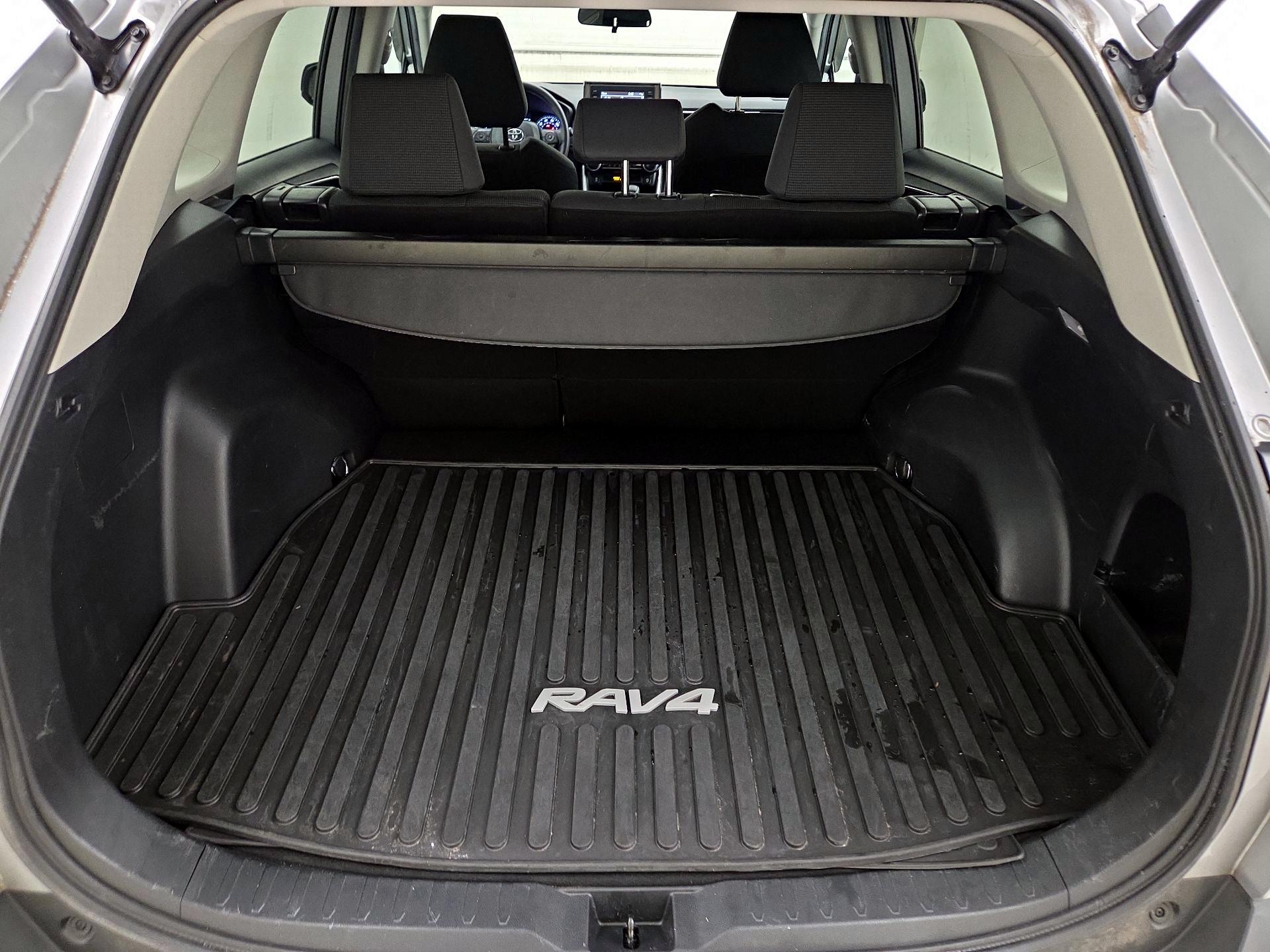 Thumbnail: 2020 Toyota RAV4 - 20