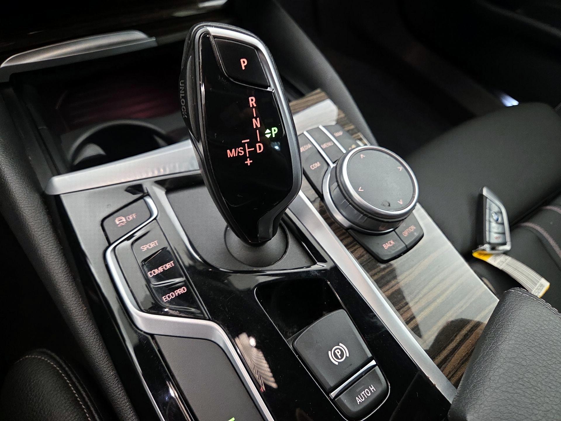 Thumbnail: 2020 BMW 5 Series - 18