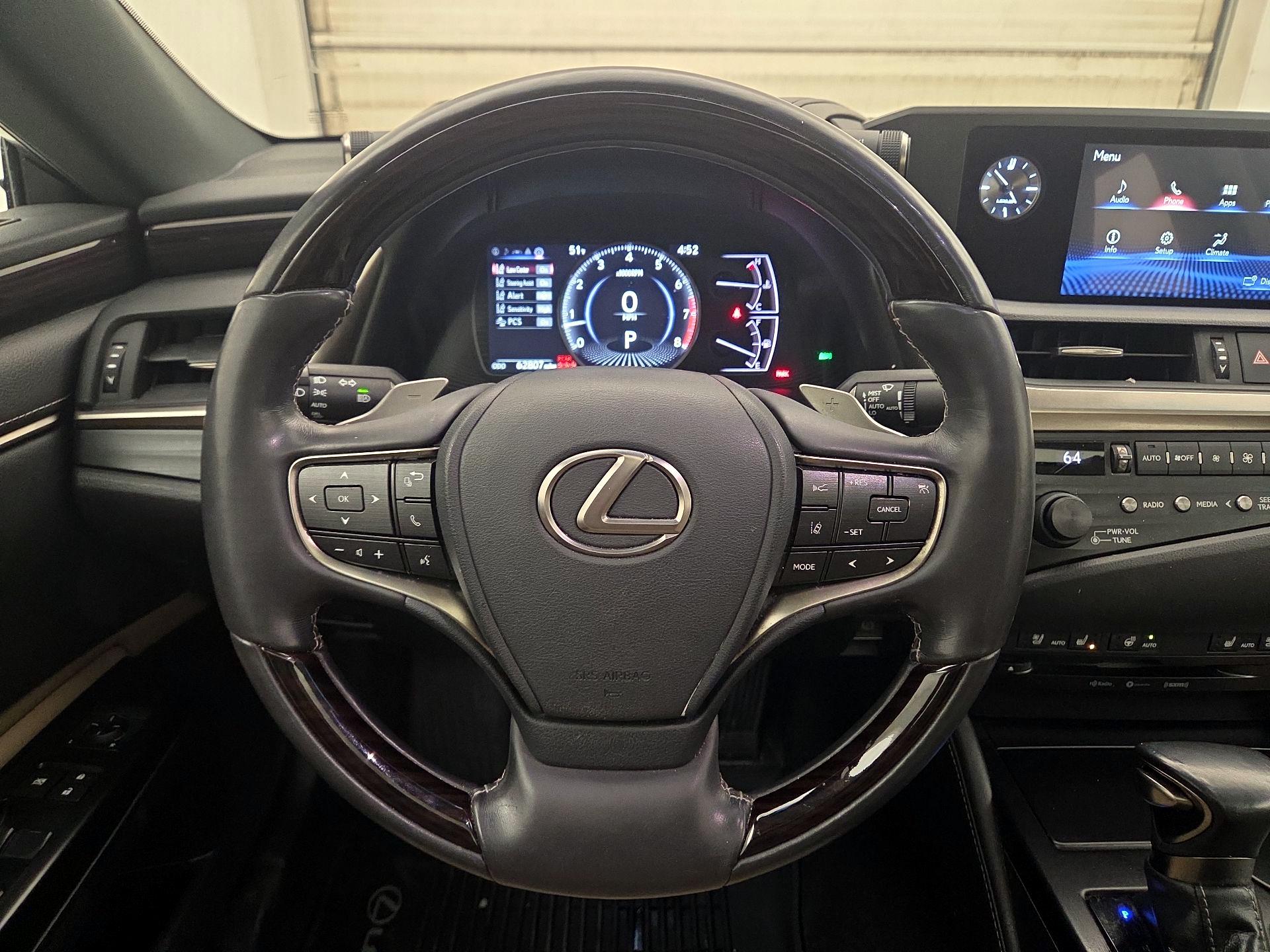 Thumbnail: 2019 Lexus ES - 10
