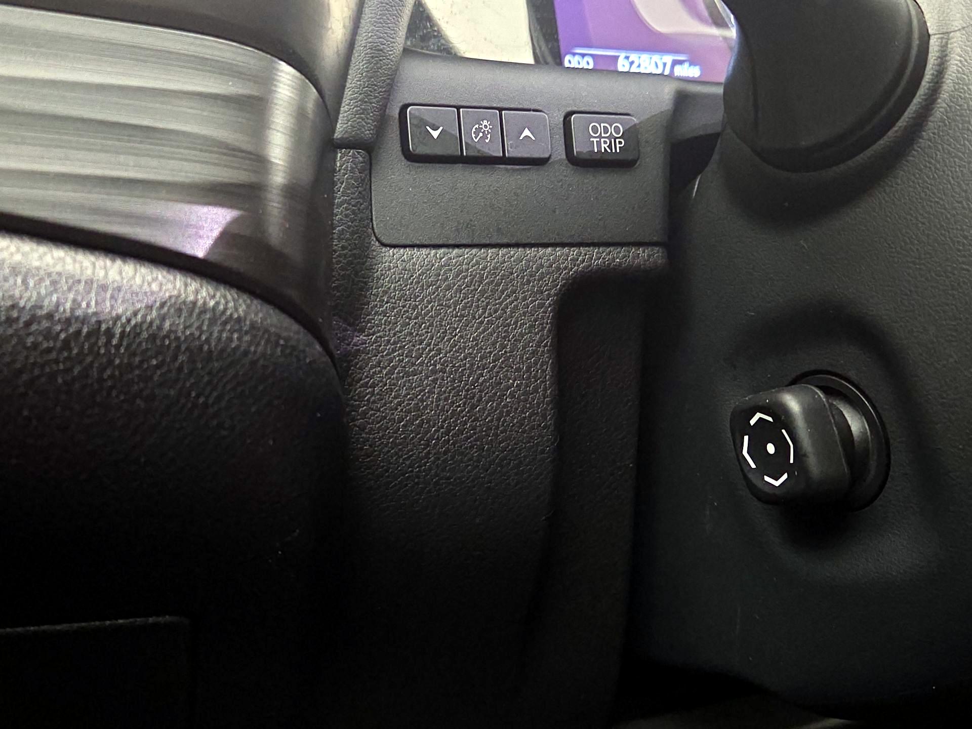 Thumbnail: 2019 Lexus ES - 13