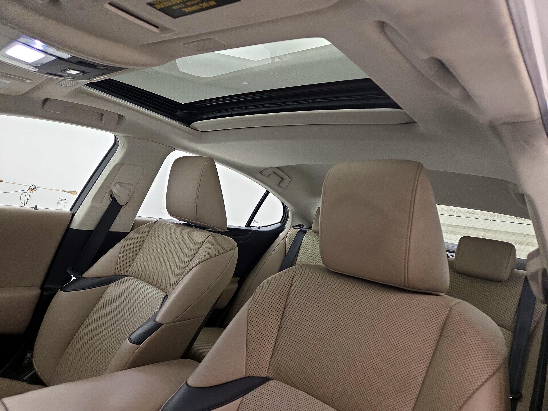 Thumbnail: 2019 Lexus ES - 19
