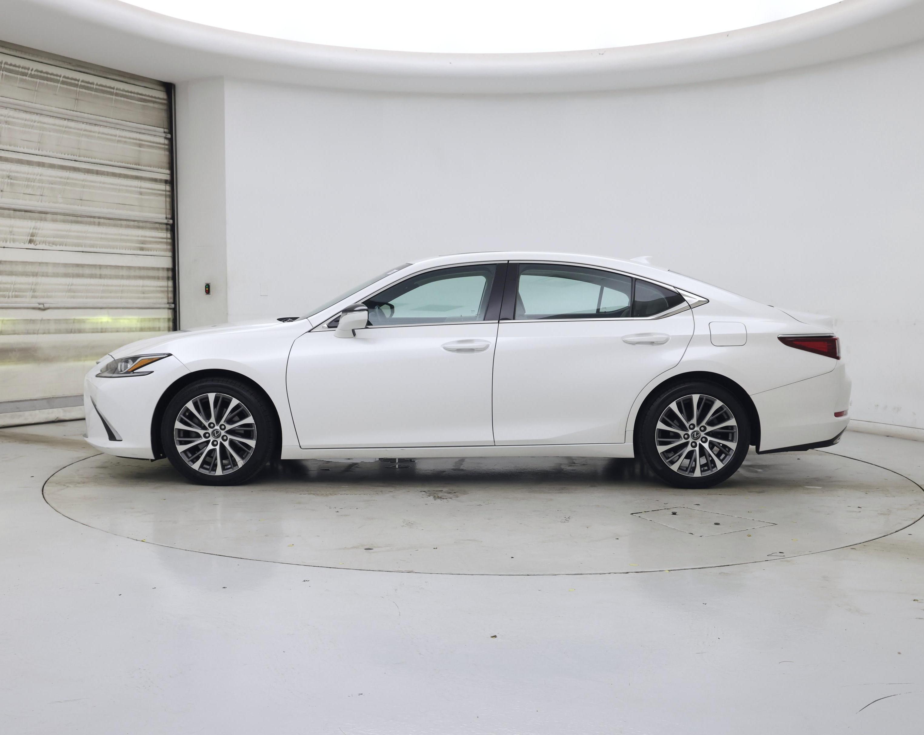 Thumbnail: 2019 Lexus ES - 3