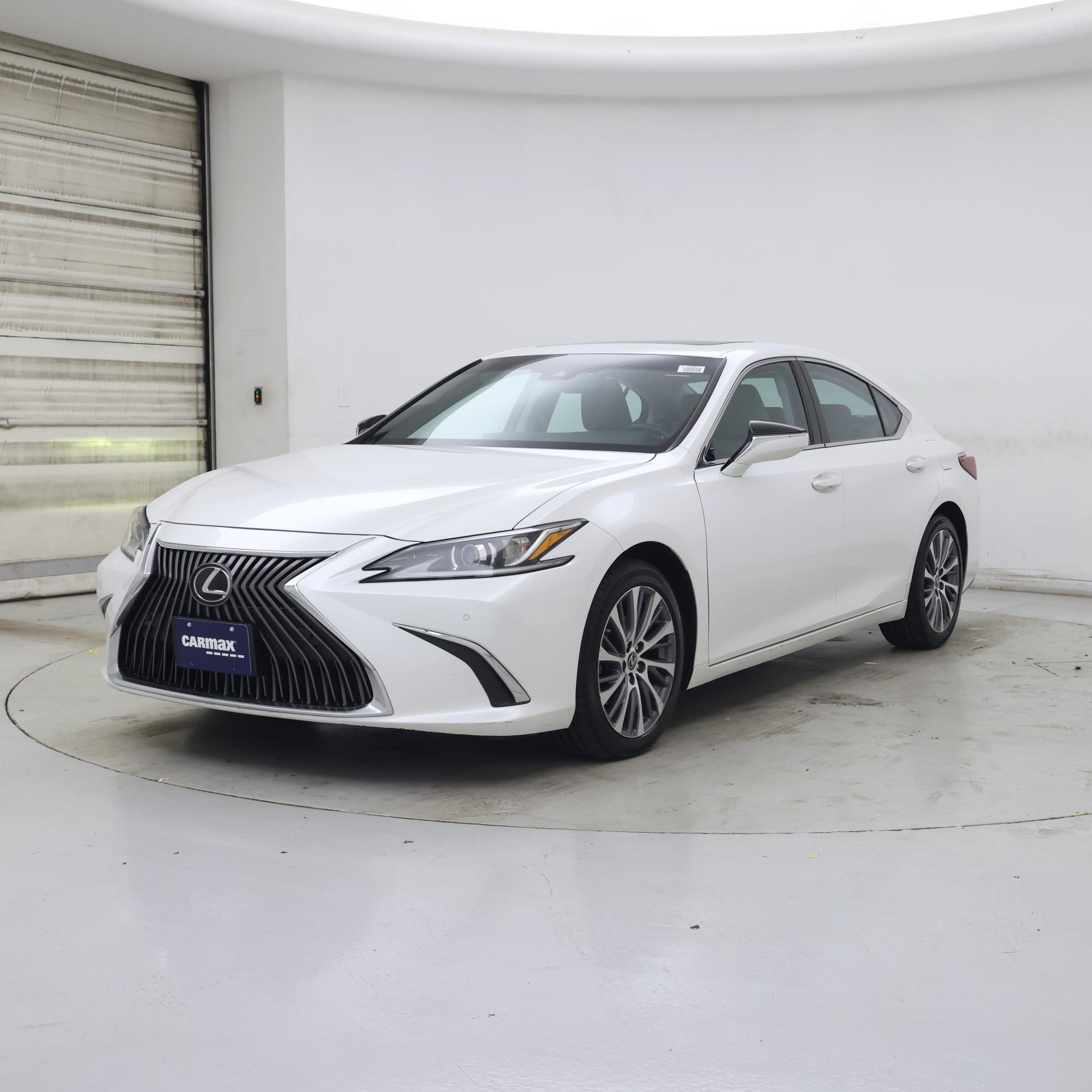 Thumbnail: 2019 Lexus ES - 4