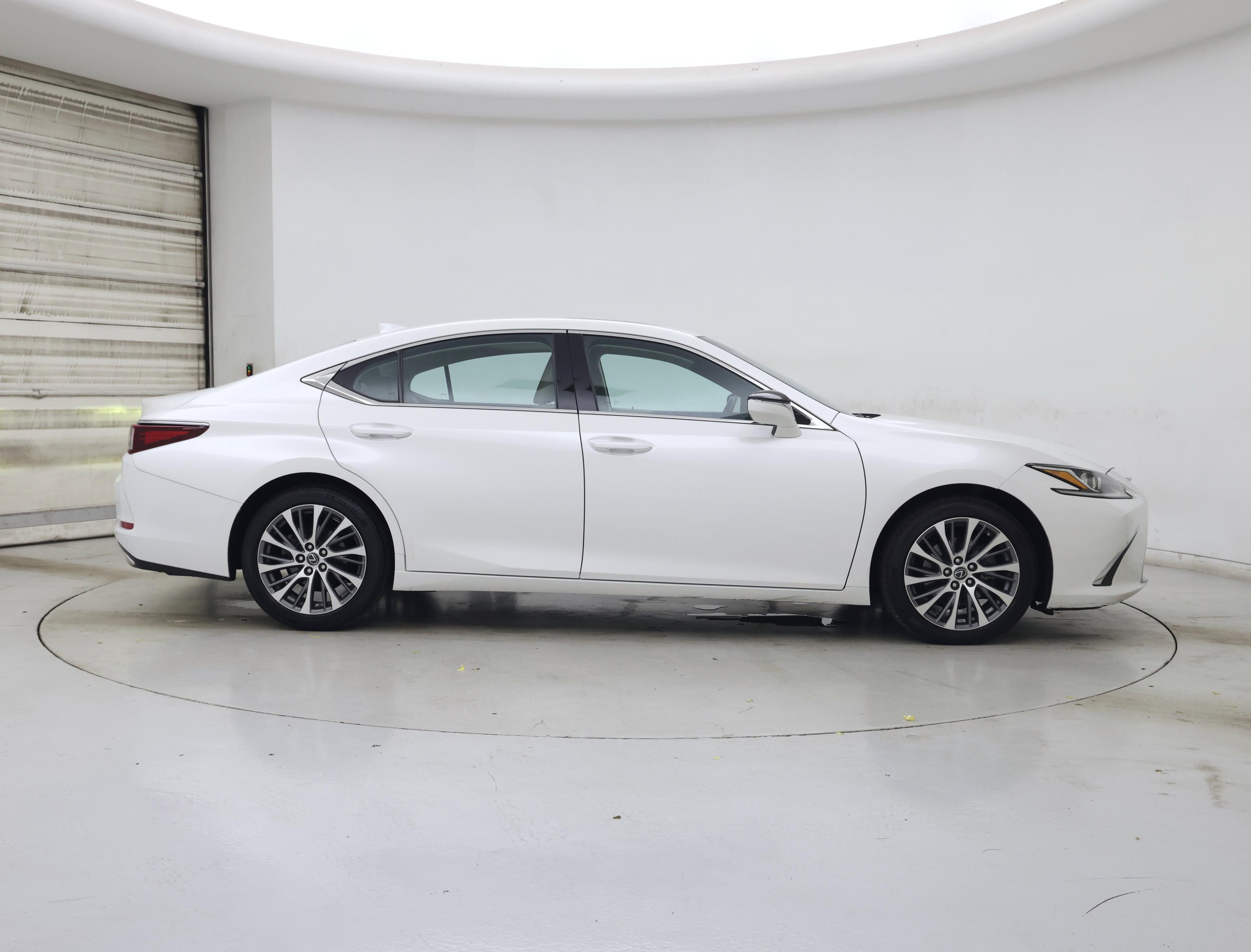 Thumbnail: 2019 Lexus ES - 7