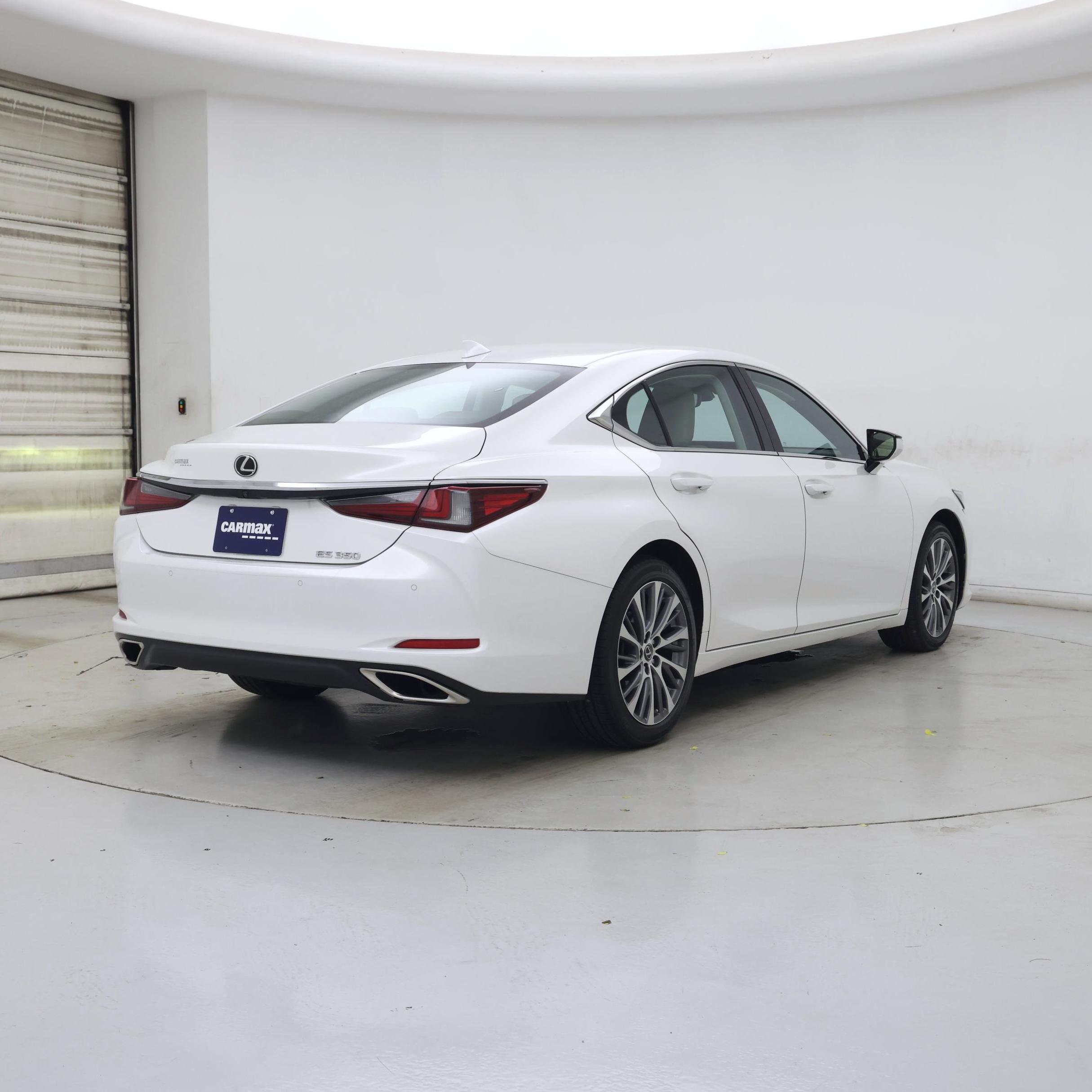 Thumbnail: 2019 Lexus ES - 8