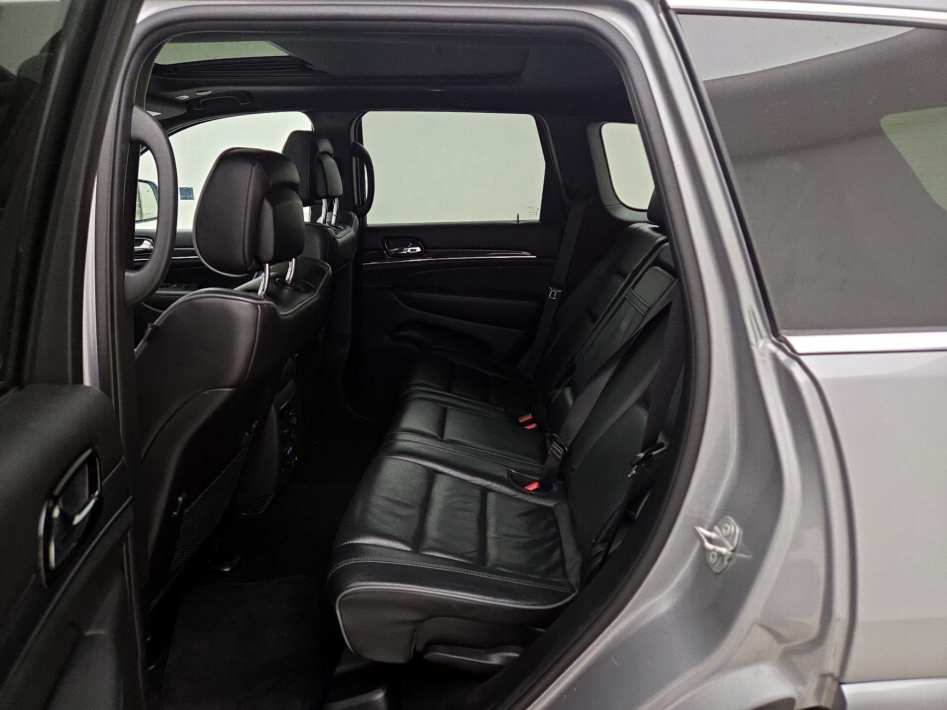 Thumbnail: 2020 Jeep Grand Cherokee - 20