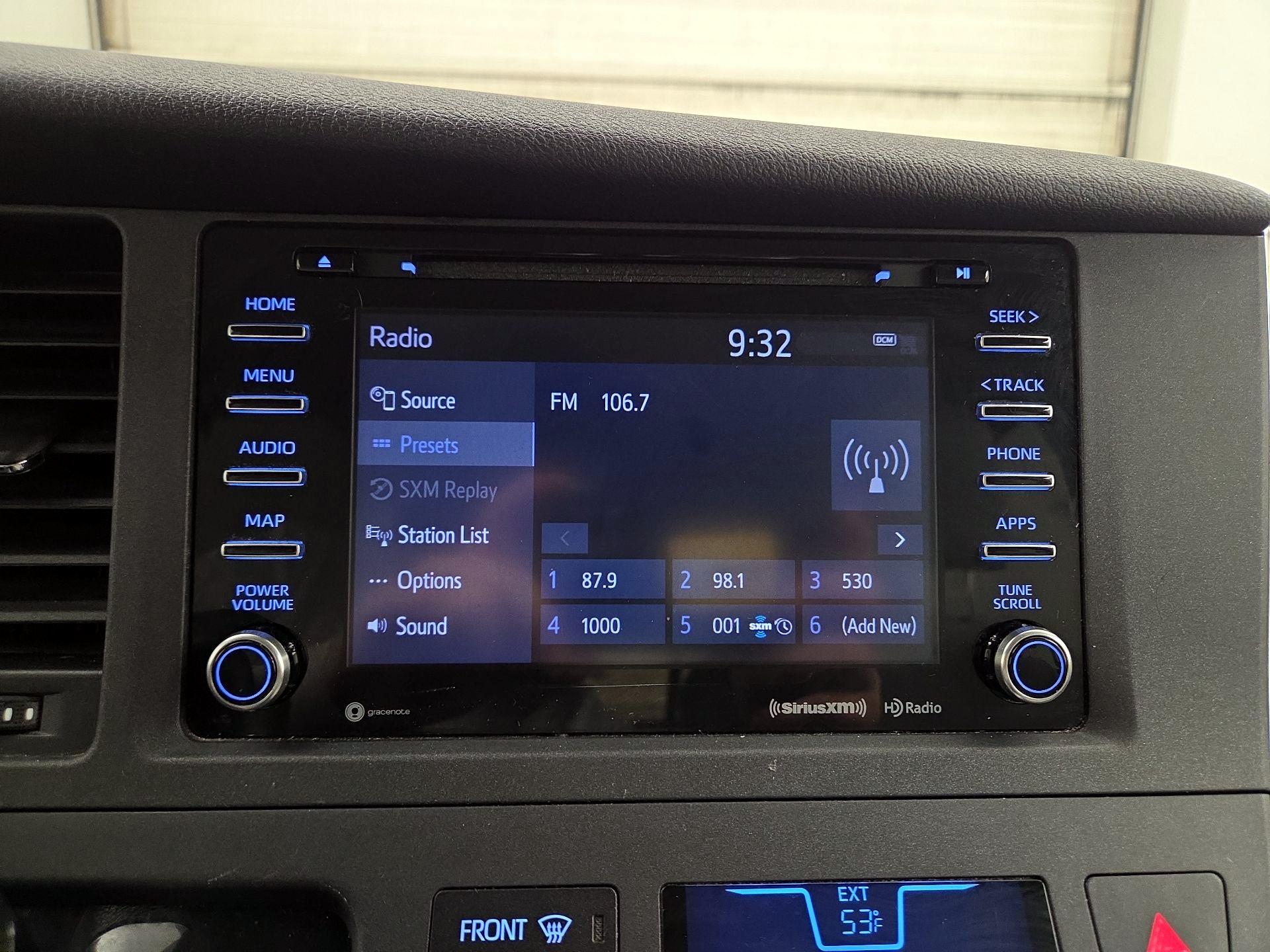 Thumbnail: 2019 Toyota Sienna - 15