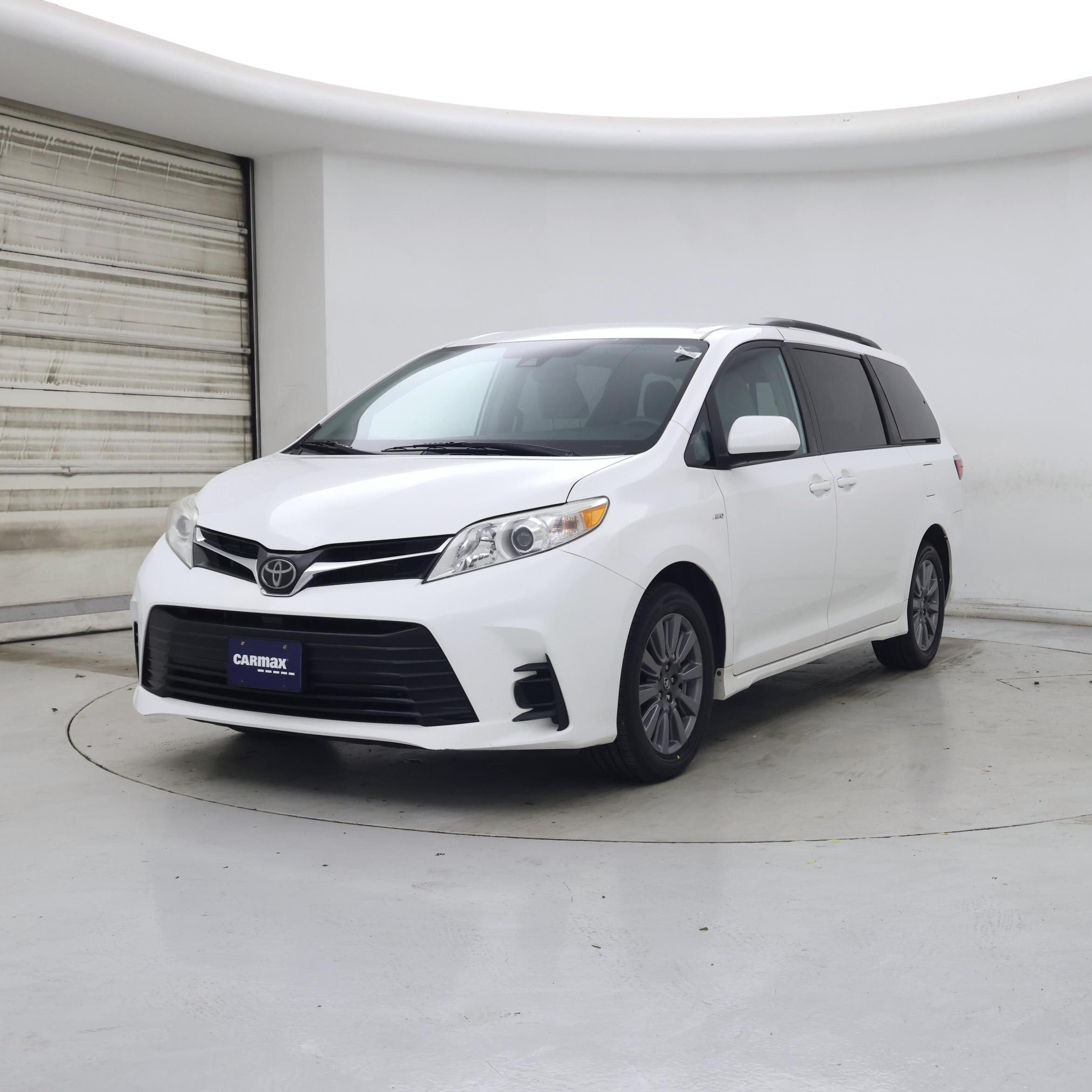 Thumbnail: 2019 Toyota Sienna - 4