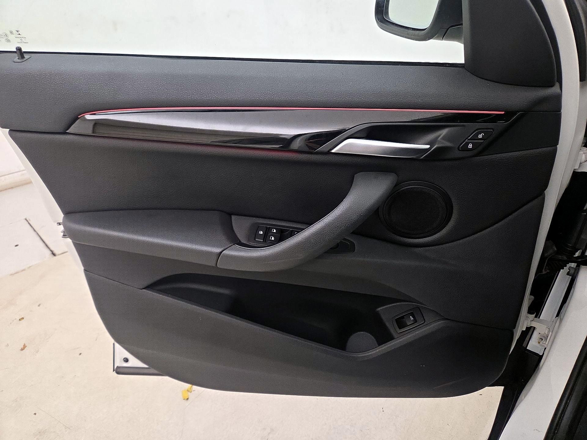 Thumbnail: 2020 BMW X1 - 12