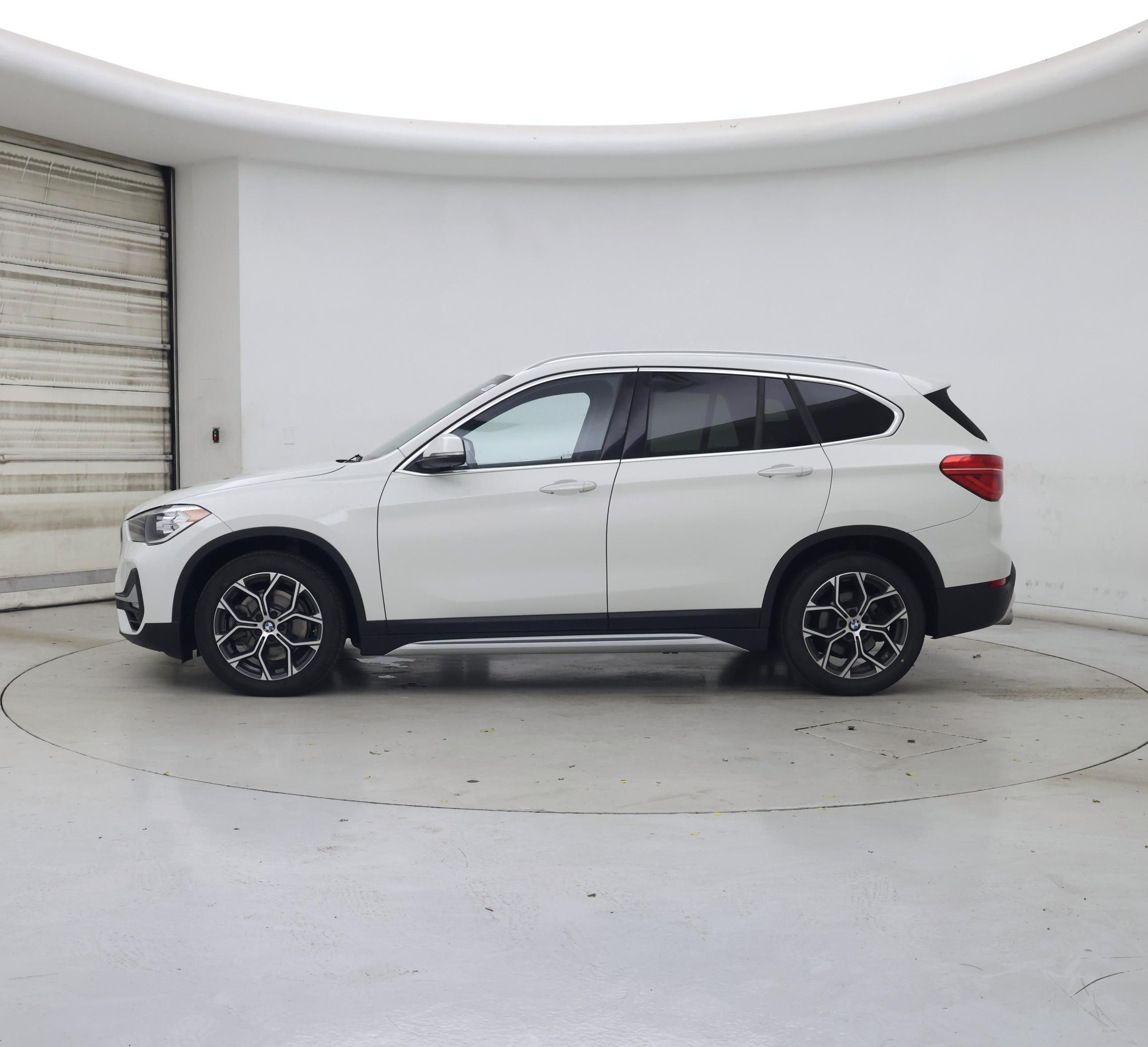 Thumbnail: 2020 BMW X1 - 3