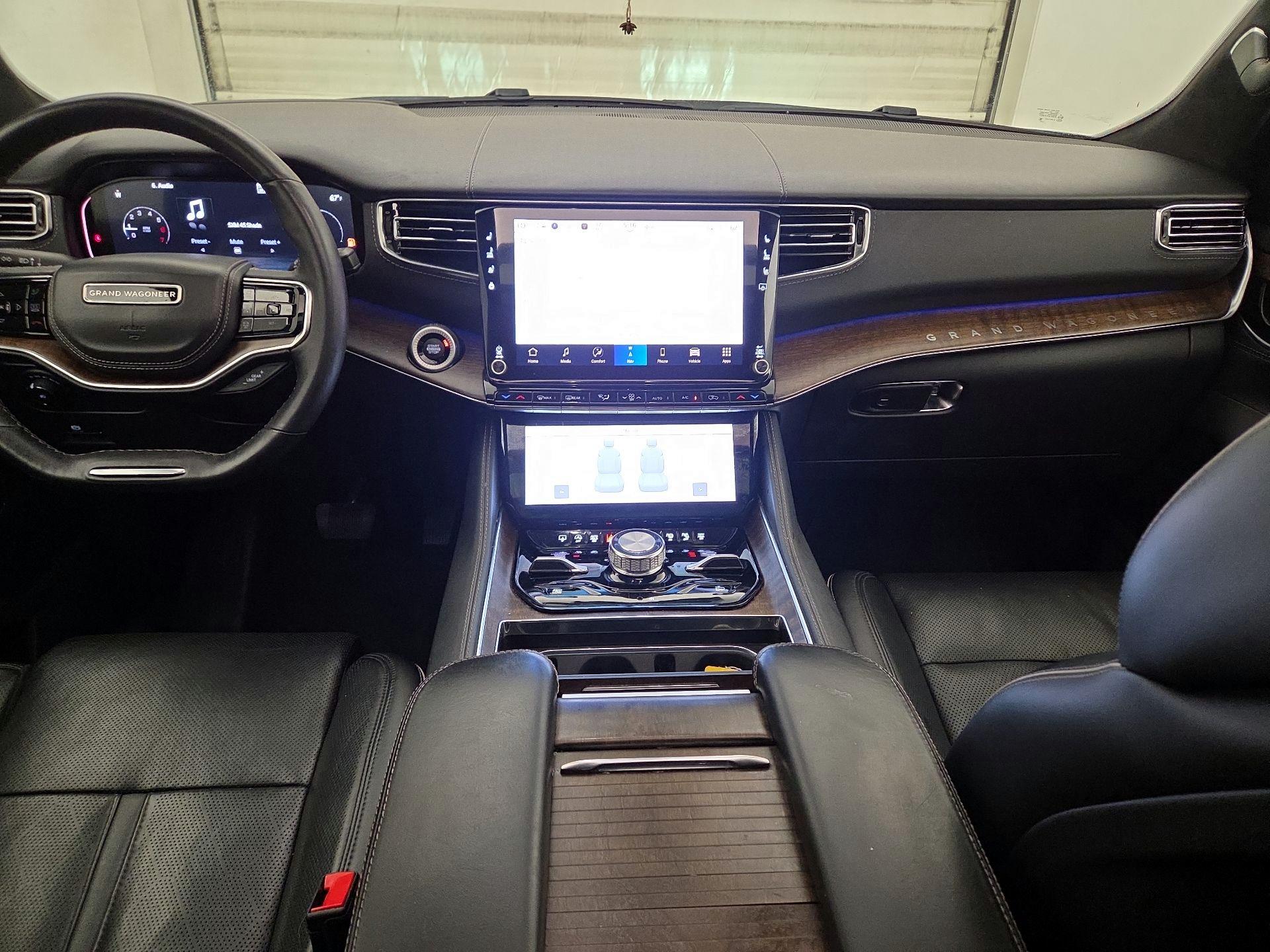 Thumbnail: 2023 Jeep Grand Wagoneer L - 9