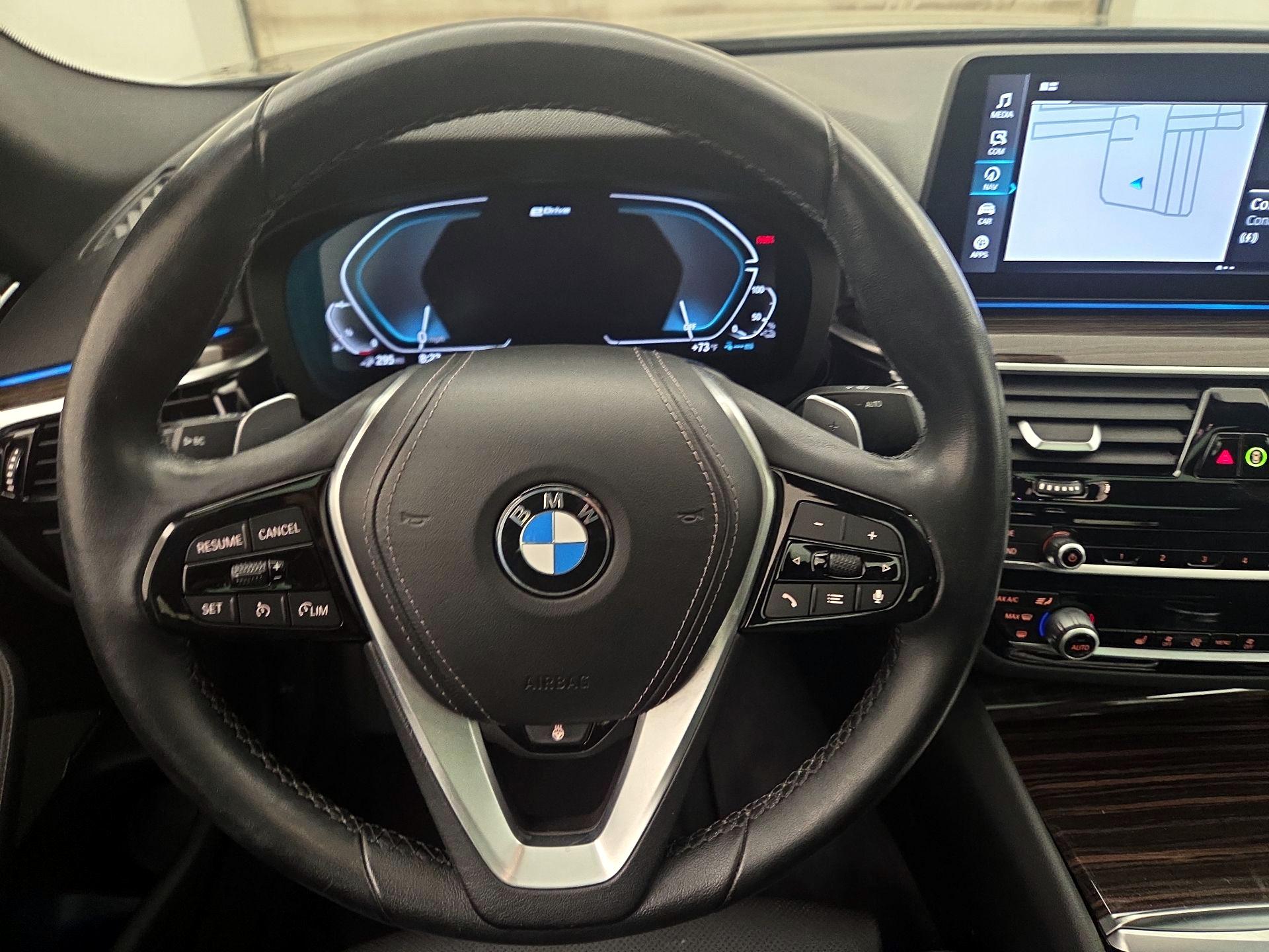 Thumbnail: 2021 BMW 5 Series - 10