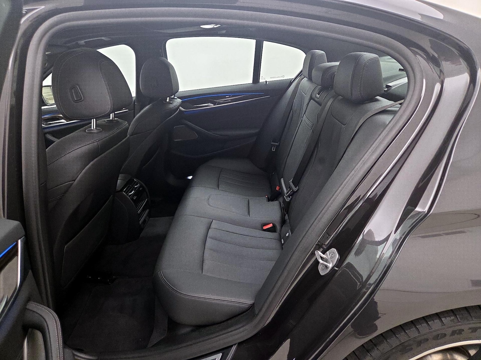 2021 BMW 5 Series 530e - Photo 22