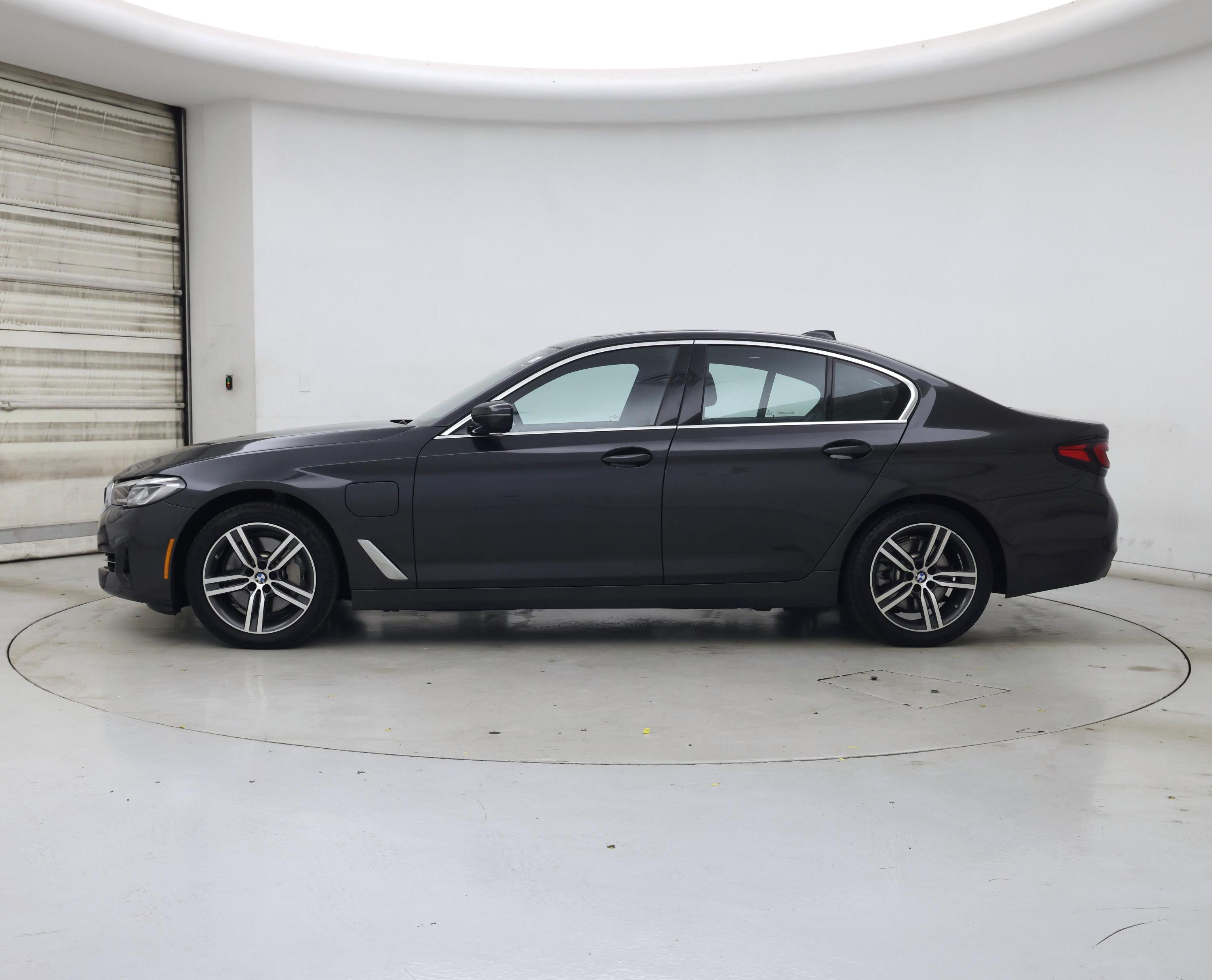 Thumbnail: 2021 BMW 5 Series - 3