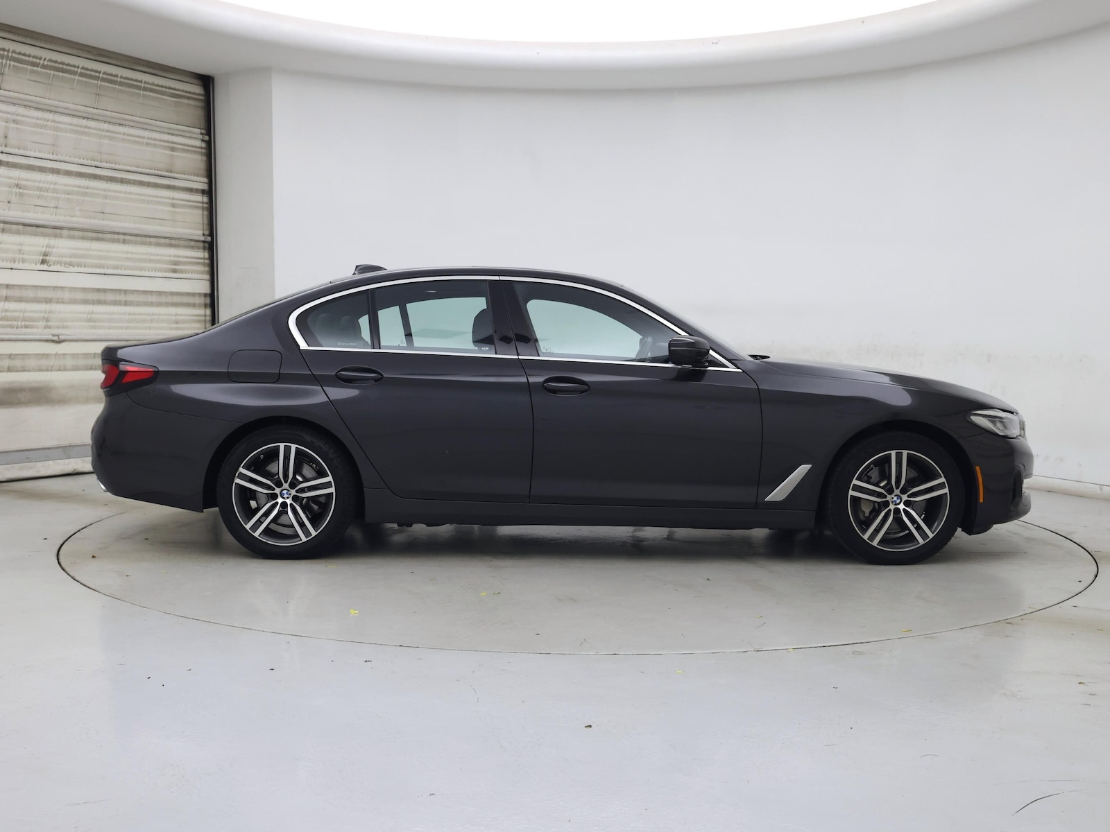 2021 BMW 5 Series 530e - Photo 8