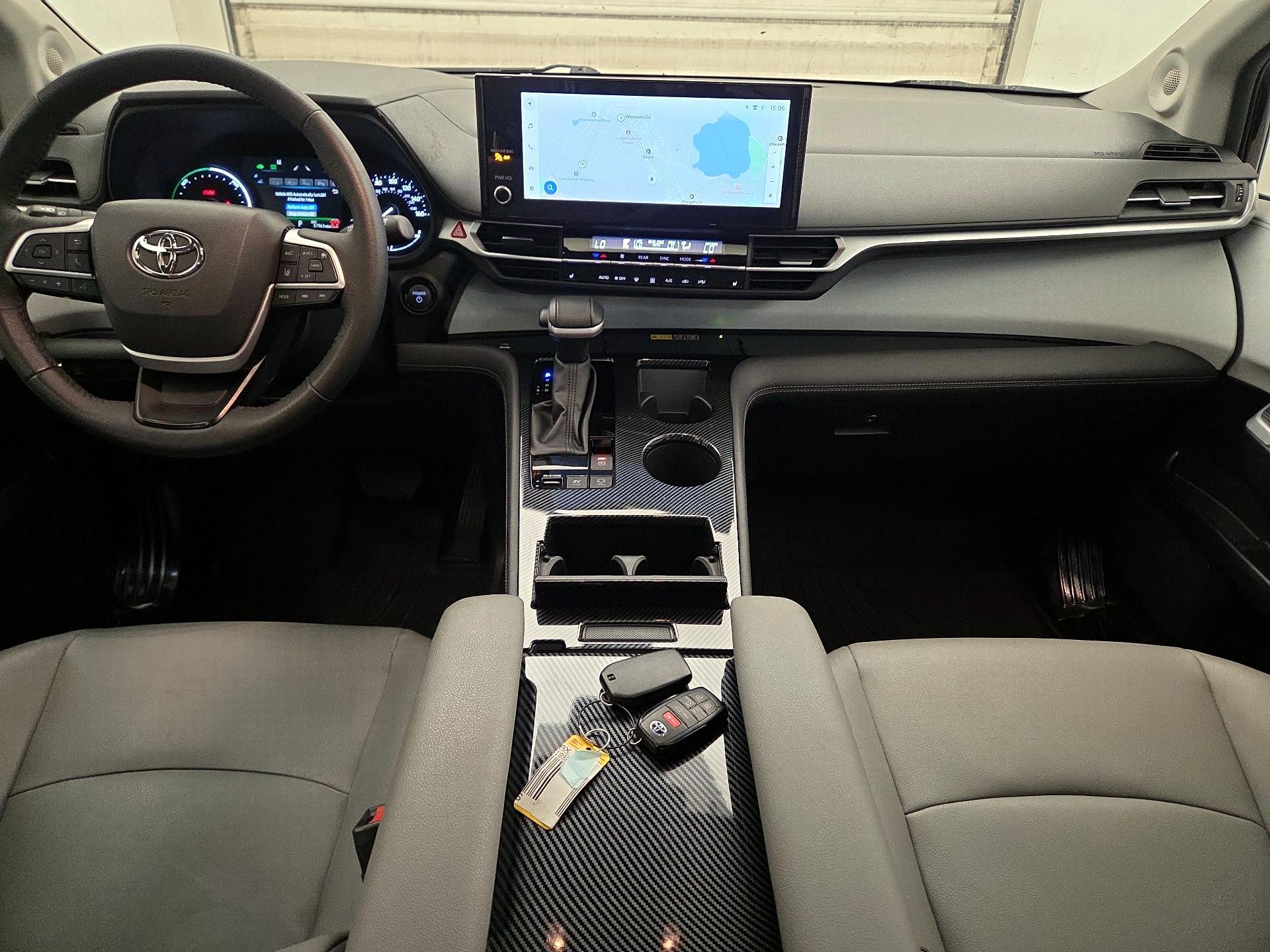 Thumbnail: 2025 Toyota Sienna - 9