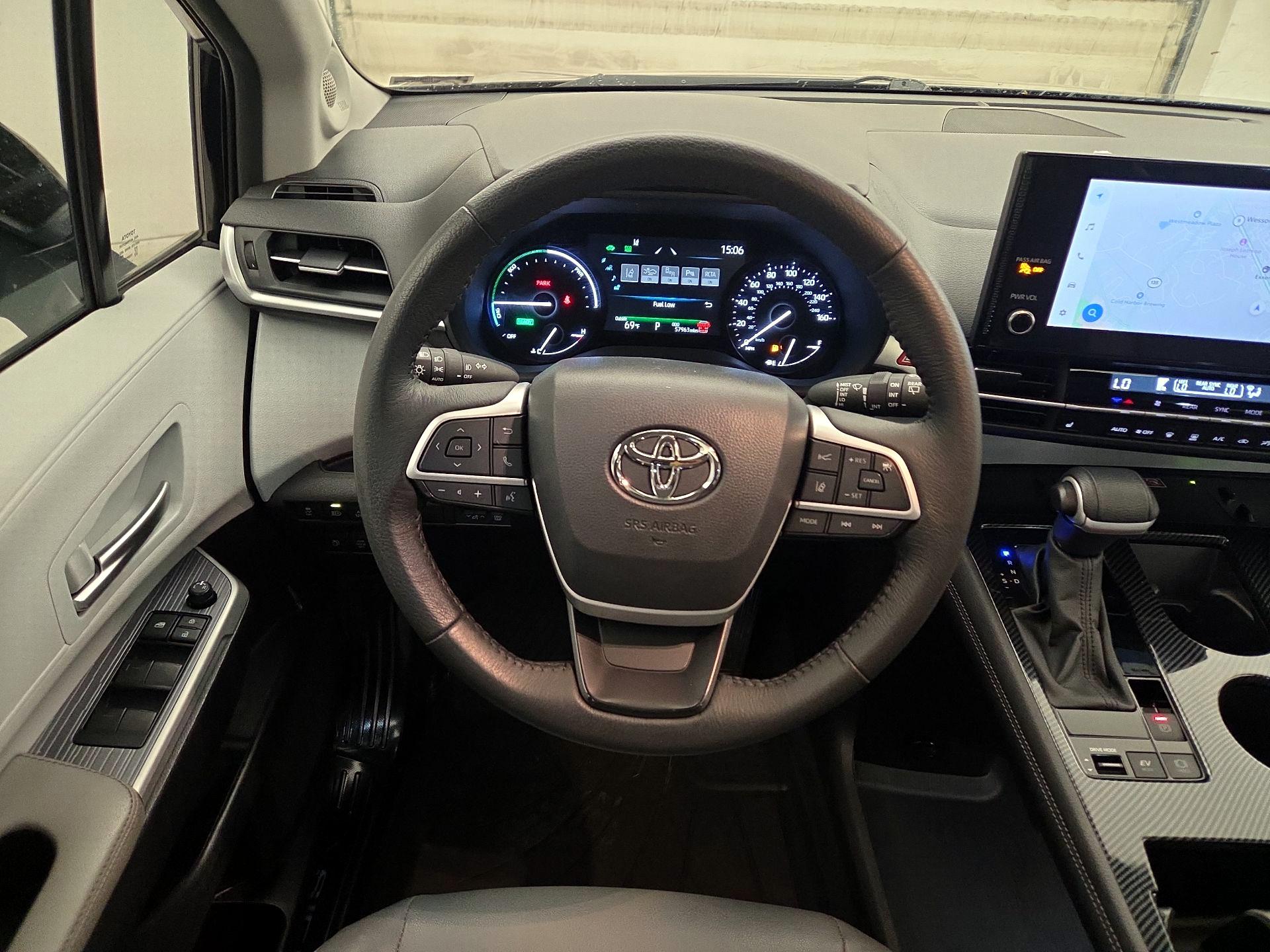 Thumbnail: 2025 Toyota Sienna - 10