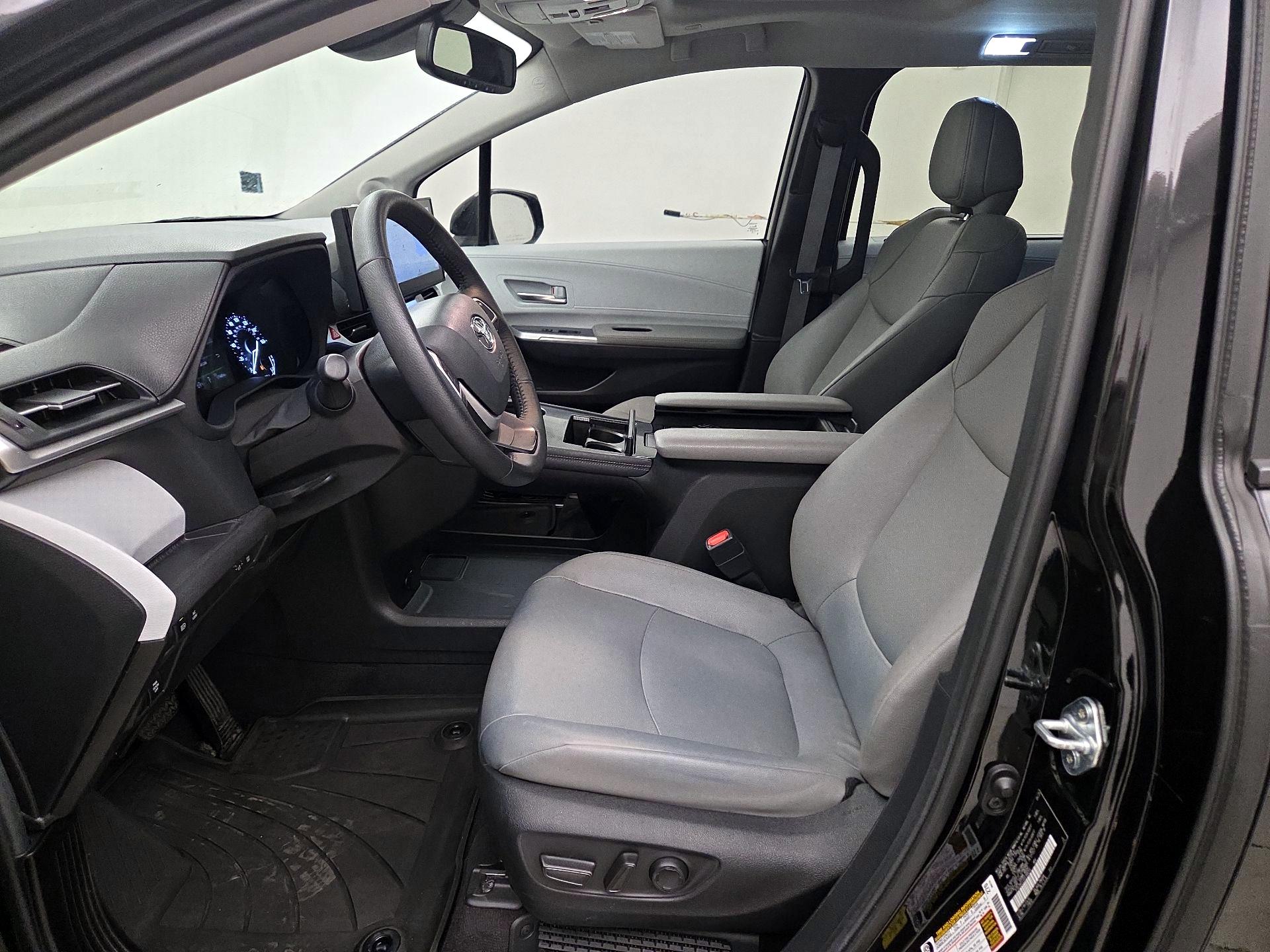 Thumbnail: 2025 Toyota Sienna - 11
