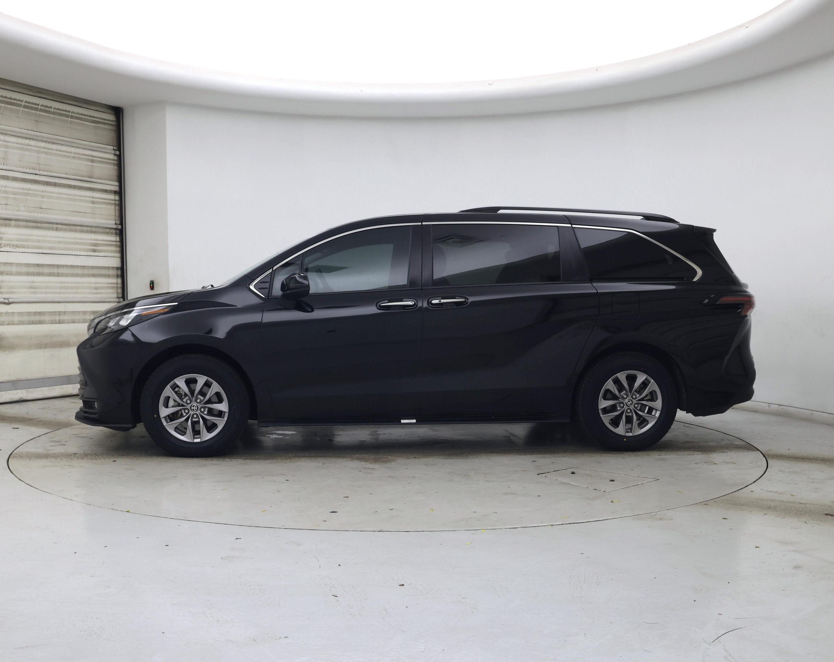 Thumbnail: 2025 Toyota Sienna - 3