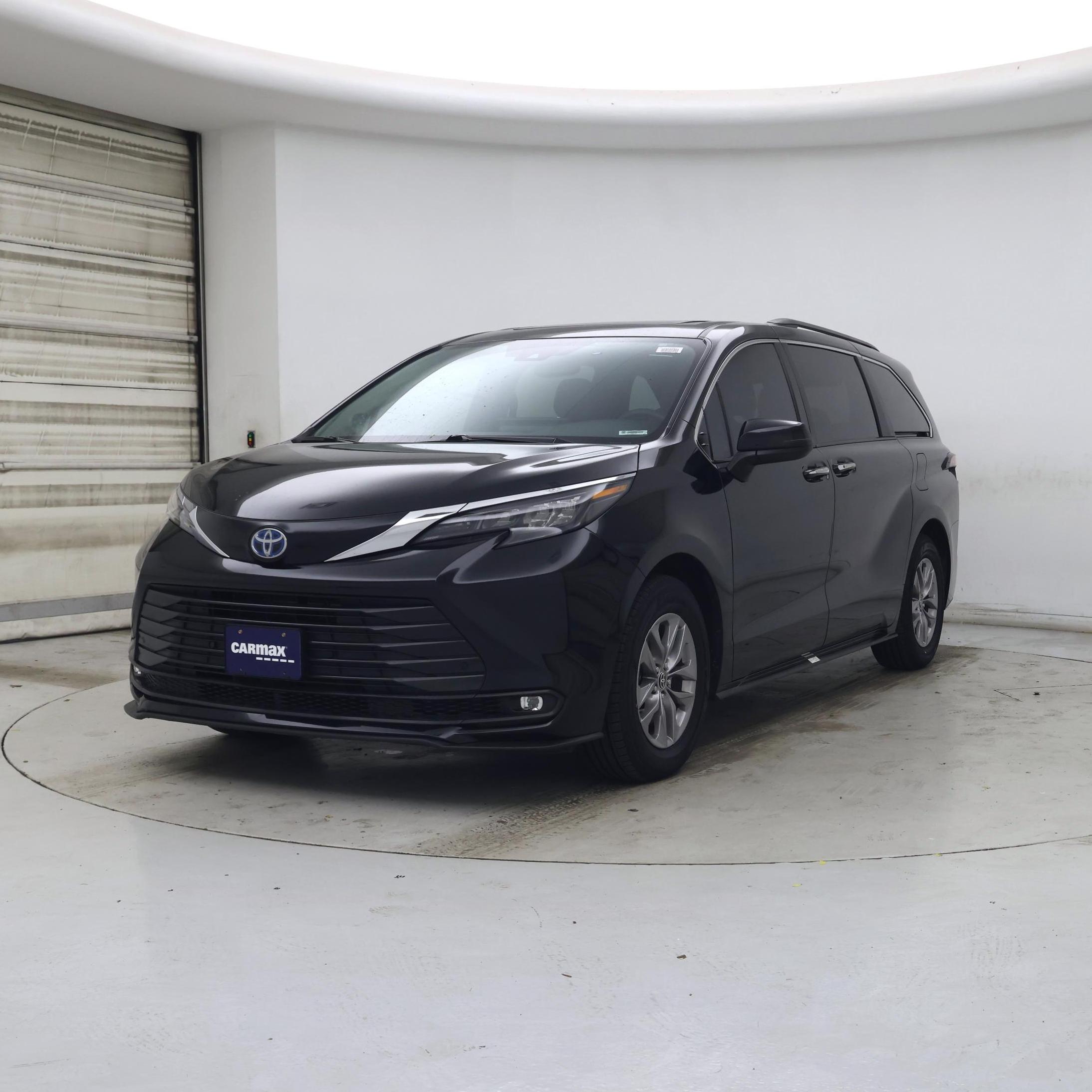 Thumbnail: 2025 Toyota Sienna - 4