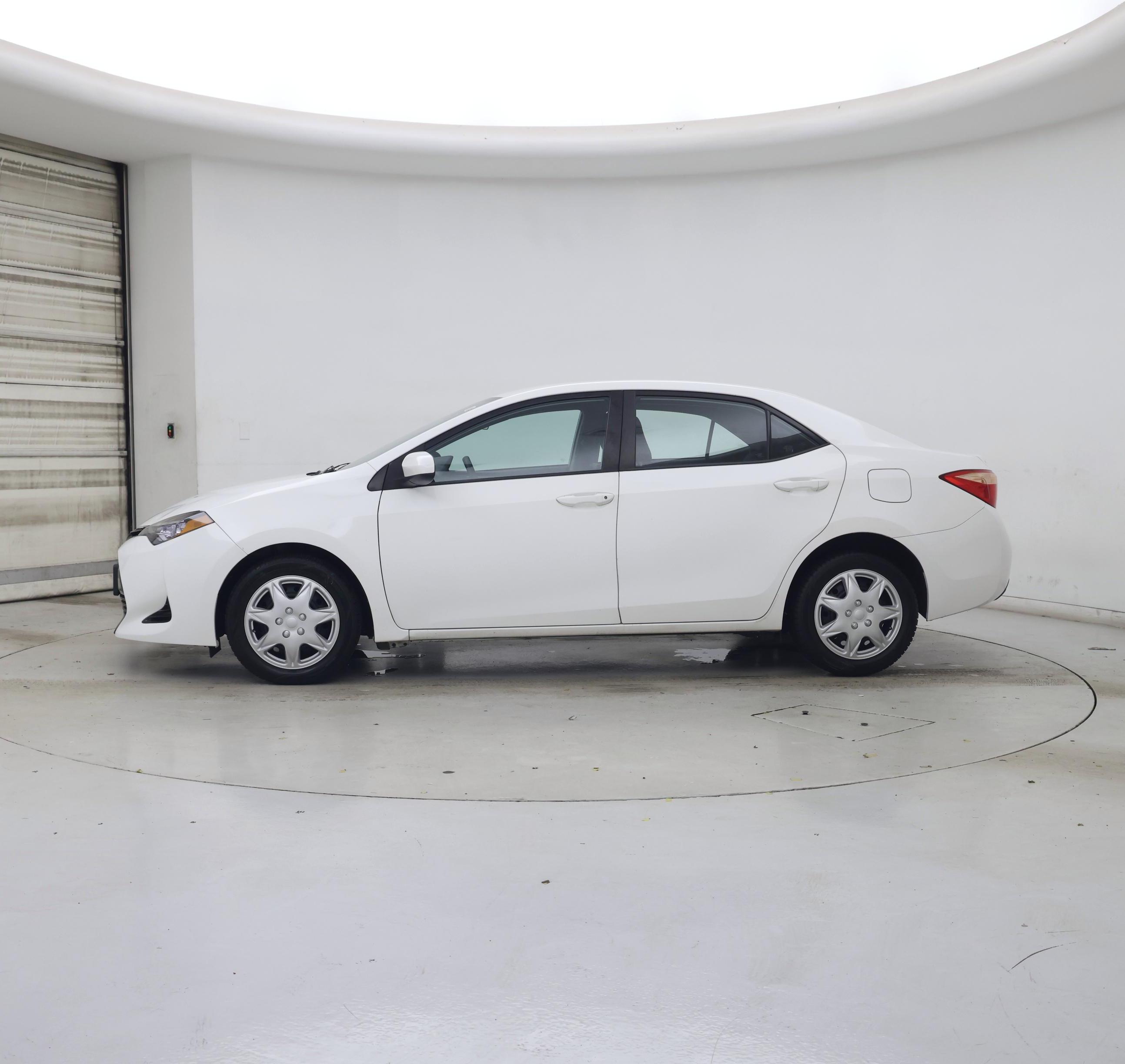 Thumbnail: 2017 Toyota Corolla - 3