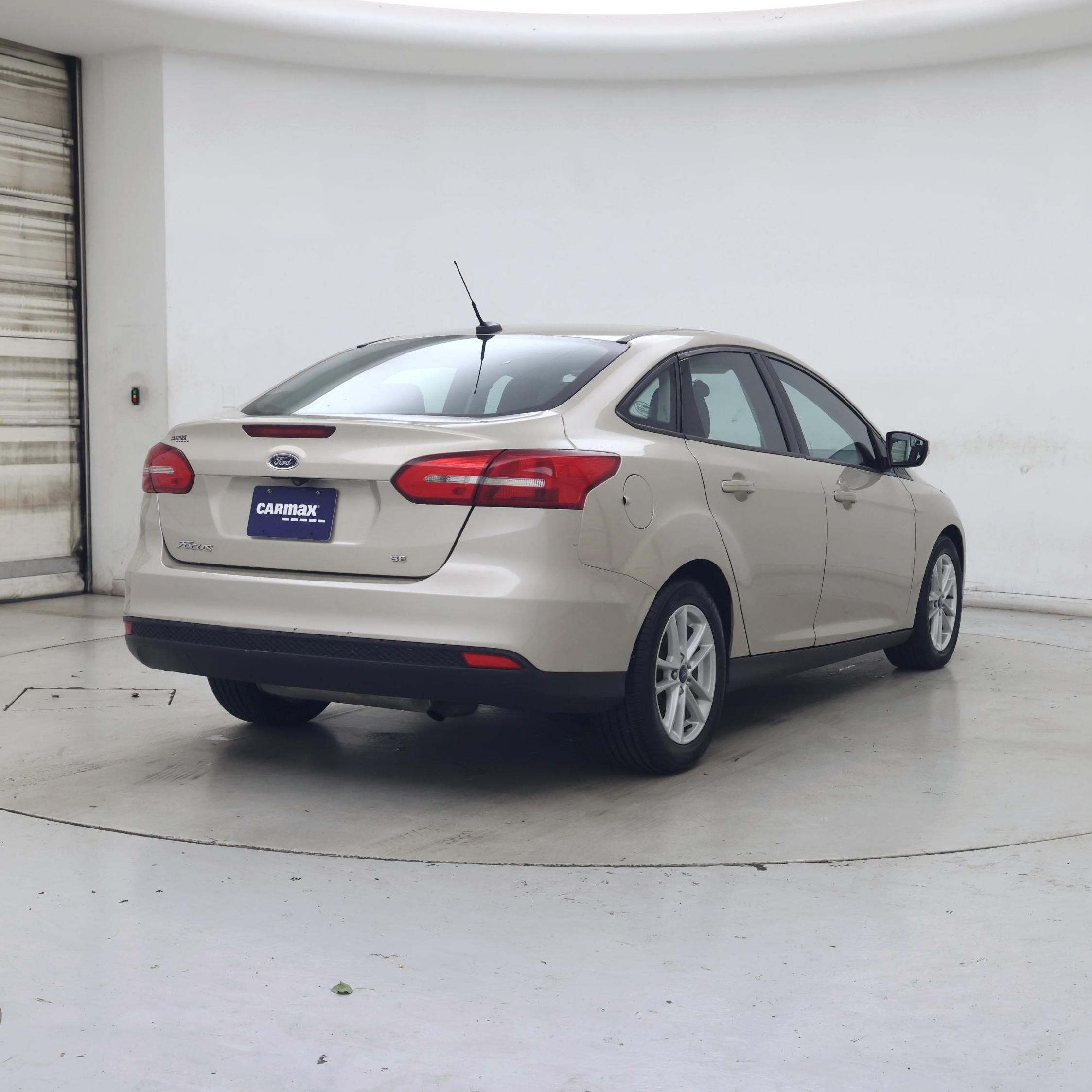 Thumbnail: 2017 Ford Focus - 8