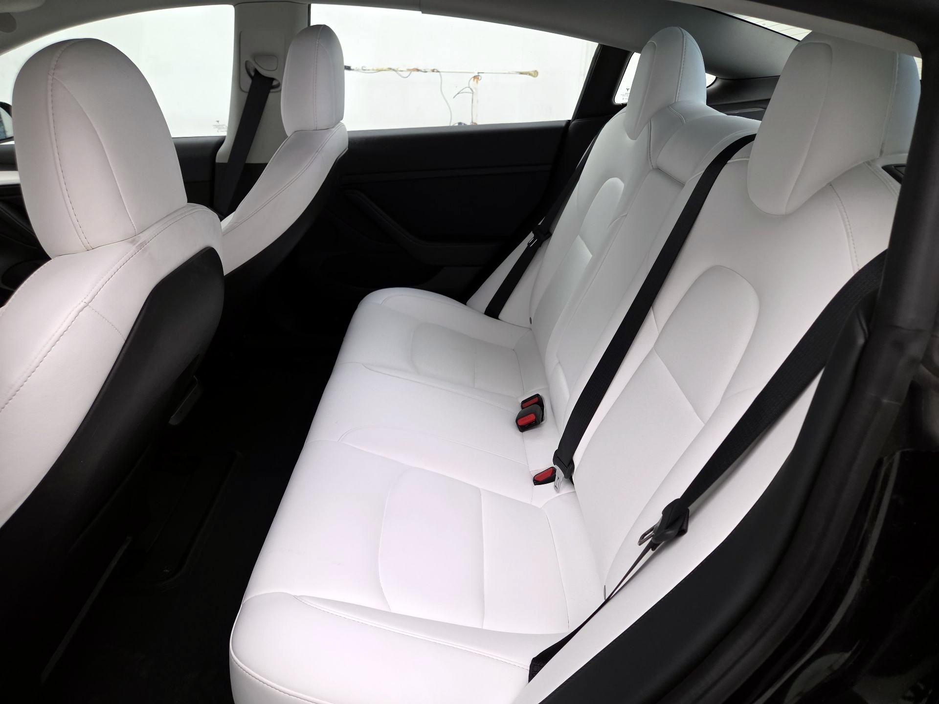 Thumbnail: 2022 Tesla Model 3 - 19