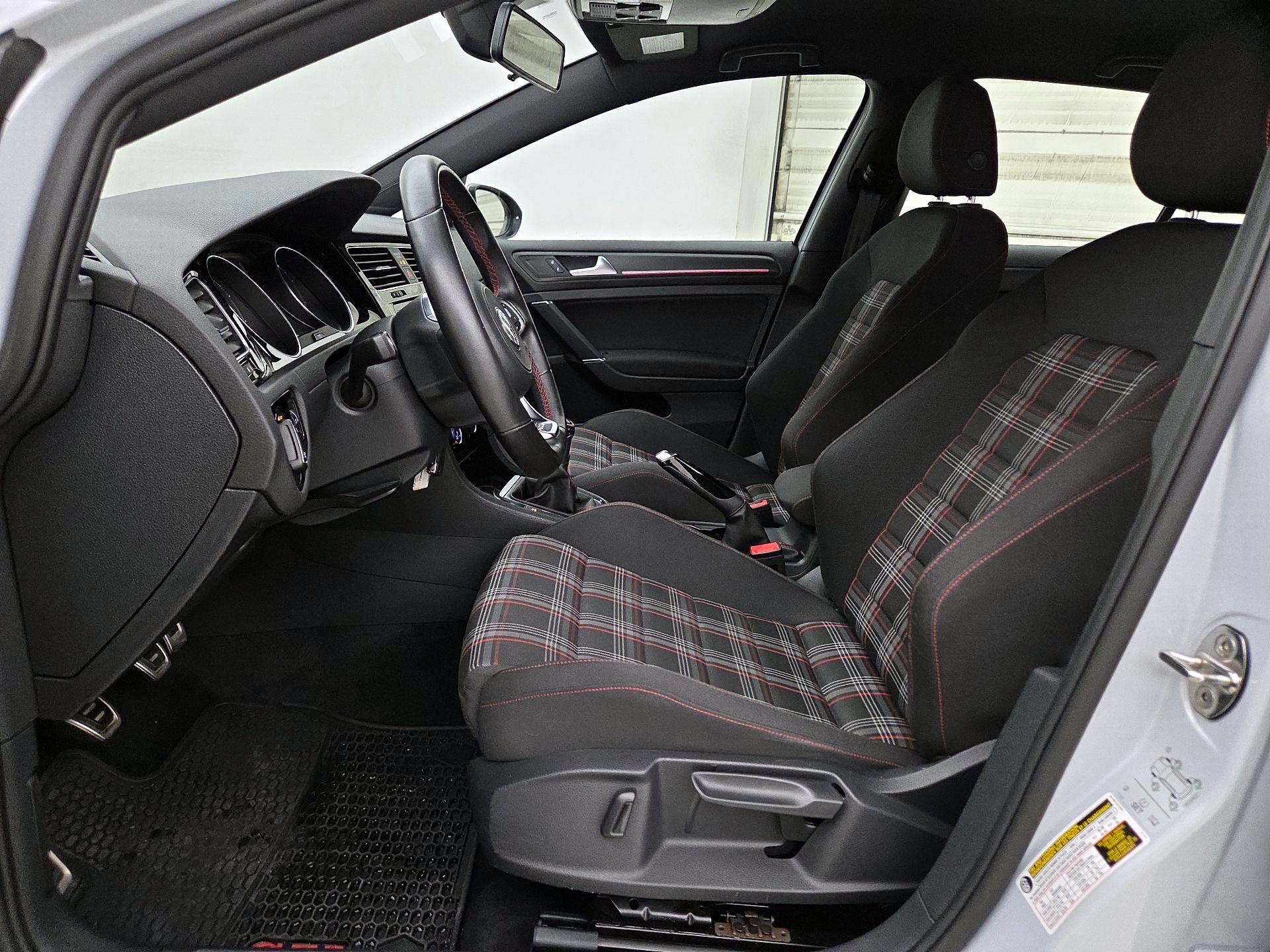 Thumbnail: 2019 Volkswagen Golf - 11