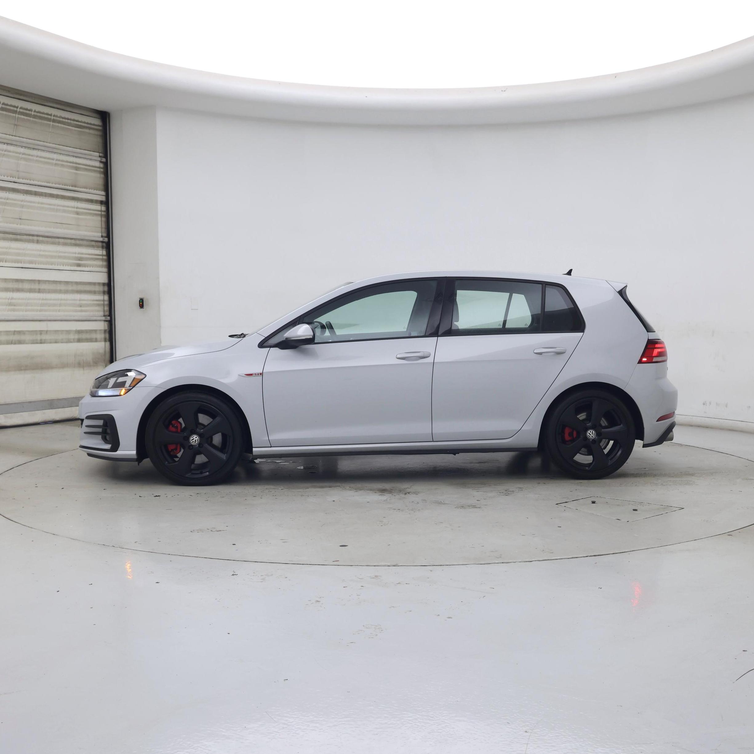 Thumbnail: 2019 Volkswagen Golf - 3