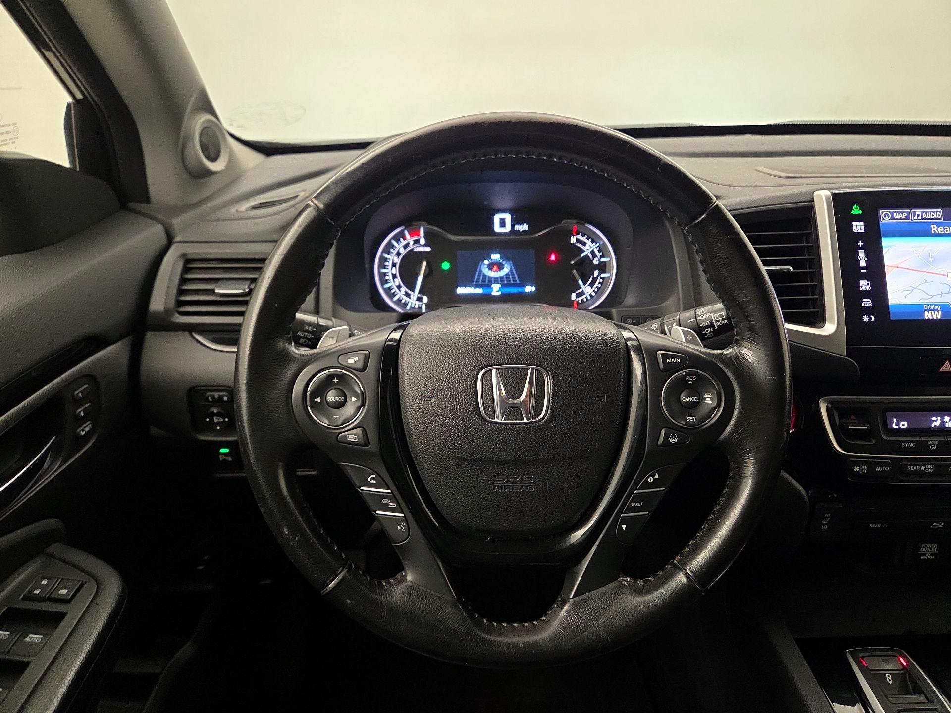 Thumbnail: 2016 Honda Pilot - 10
