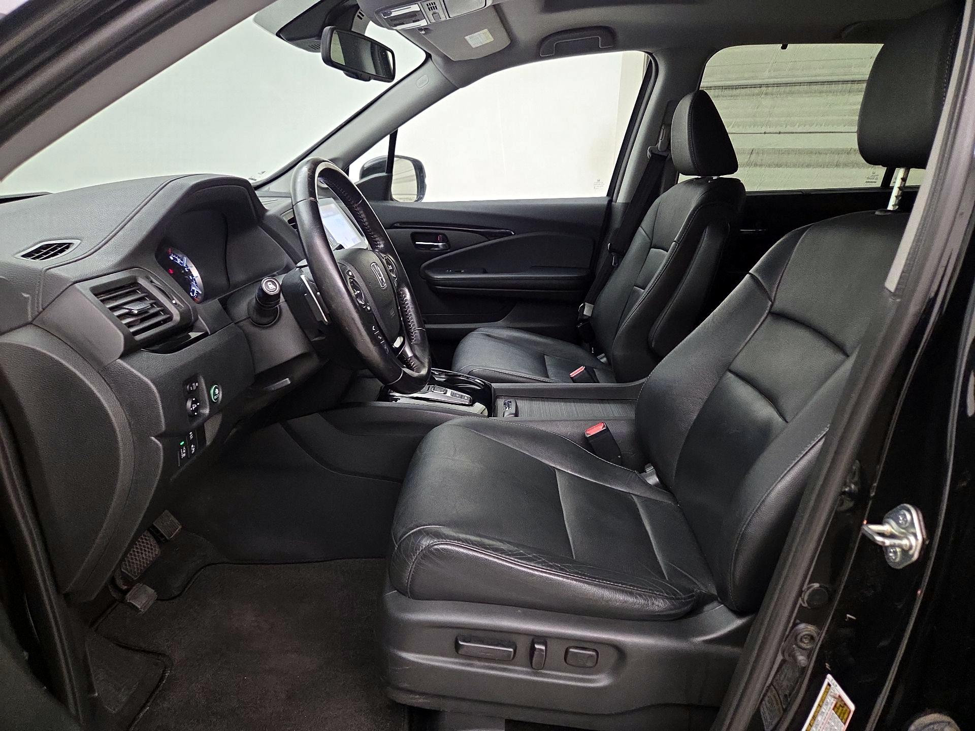 Thumbnail: 2016 Honda Pilot - 11