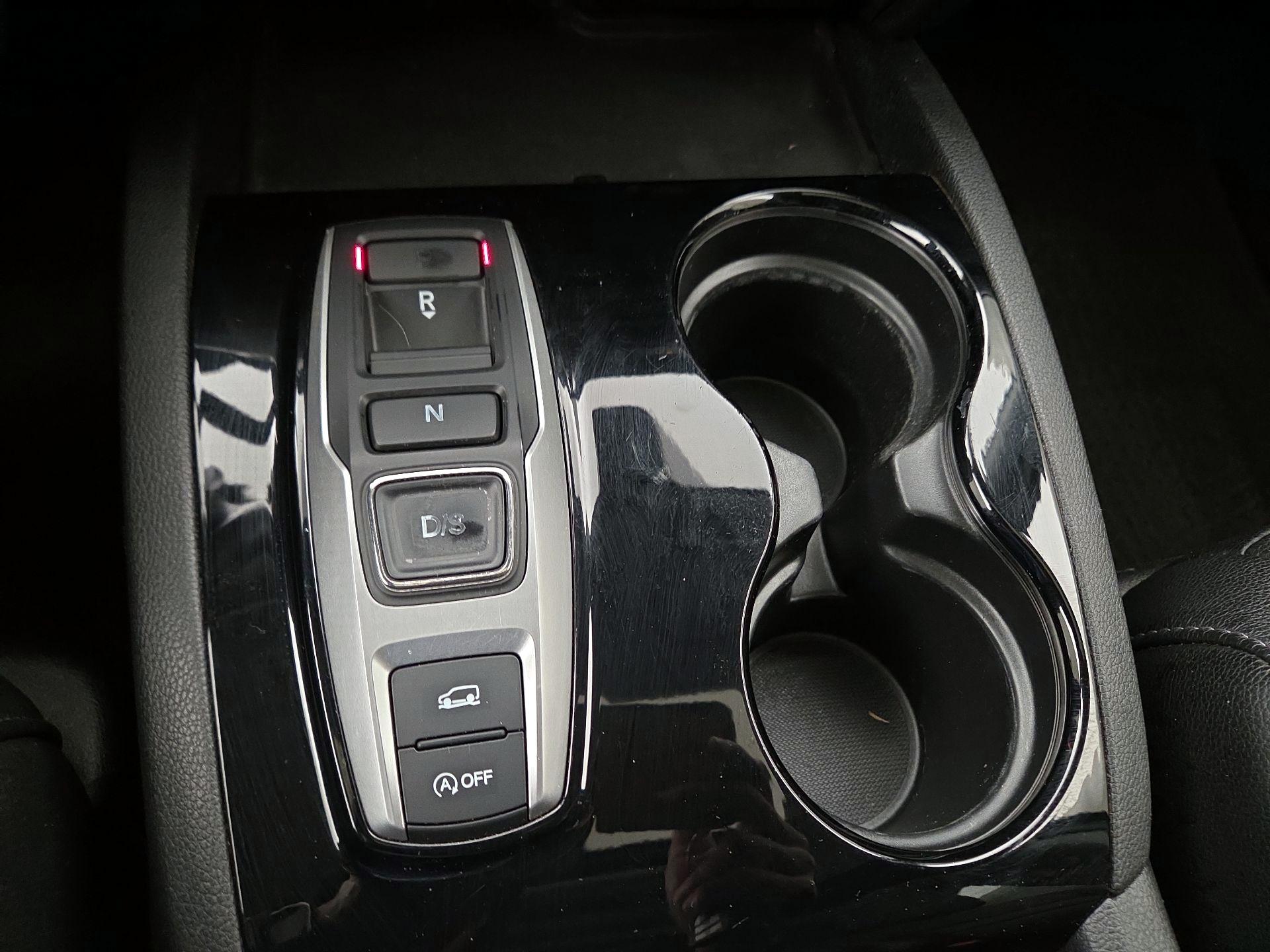 Thumbnail: 2016 Honda Pilot - 18