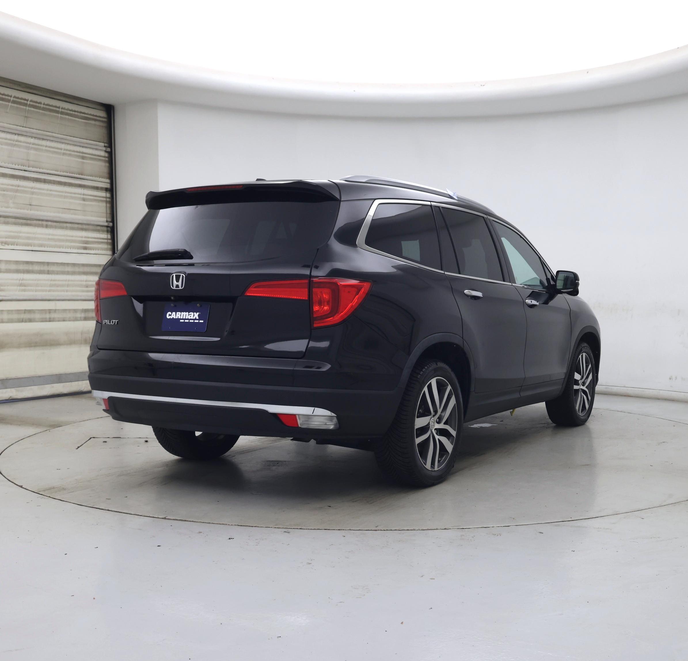 Thumbnail: 2016 Honda Pilot - 8