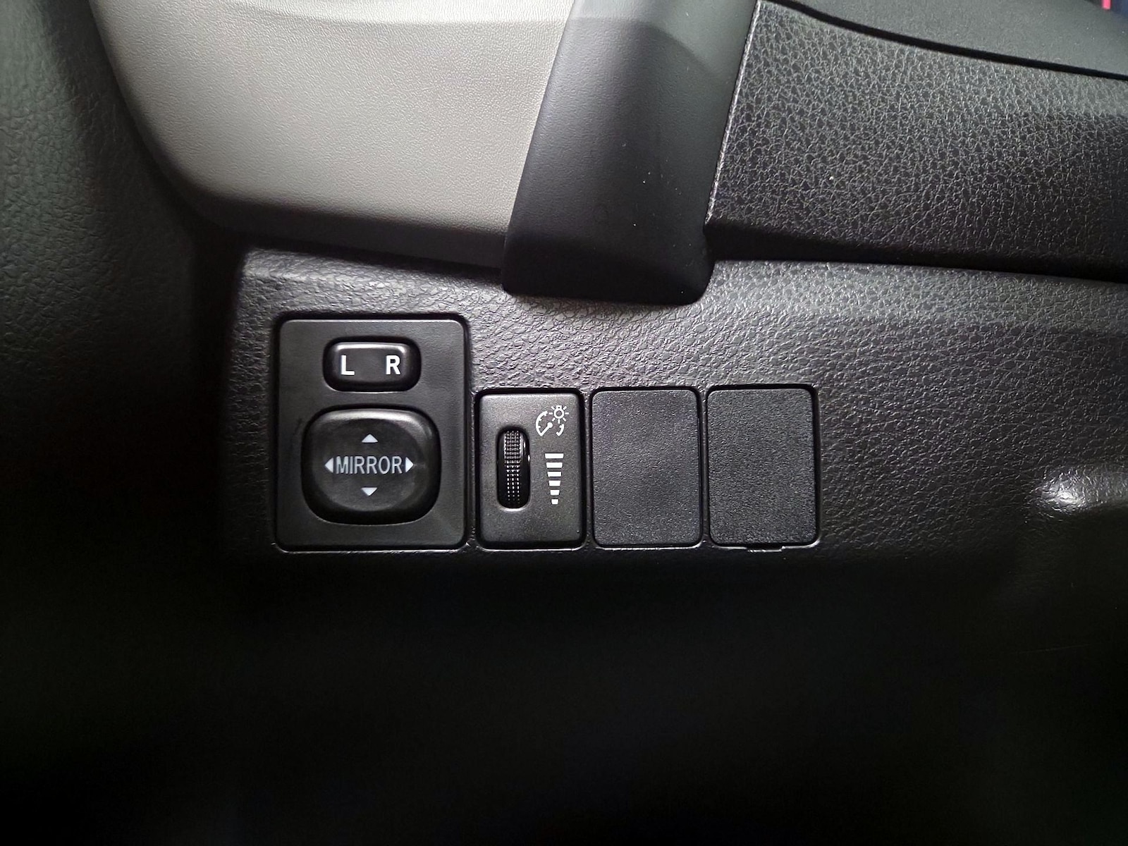 2019 Toyota Corolla LE - Photo 14