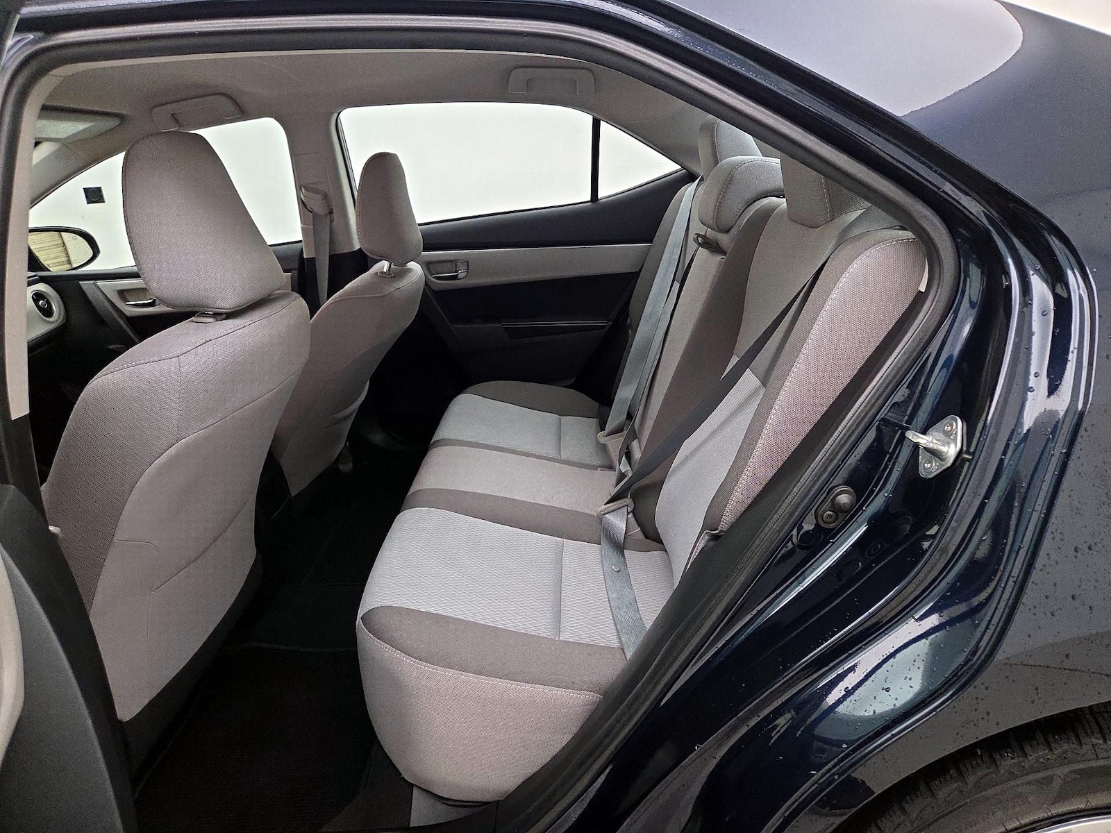 2019 Toyota Corolla LE - Photo 20