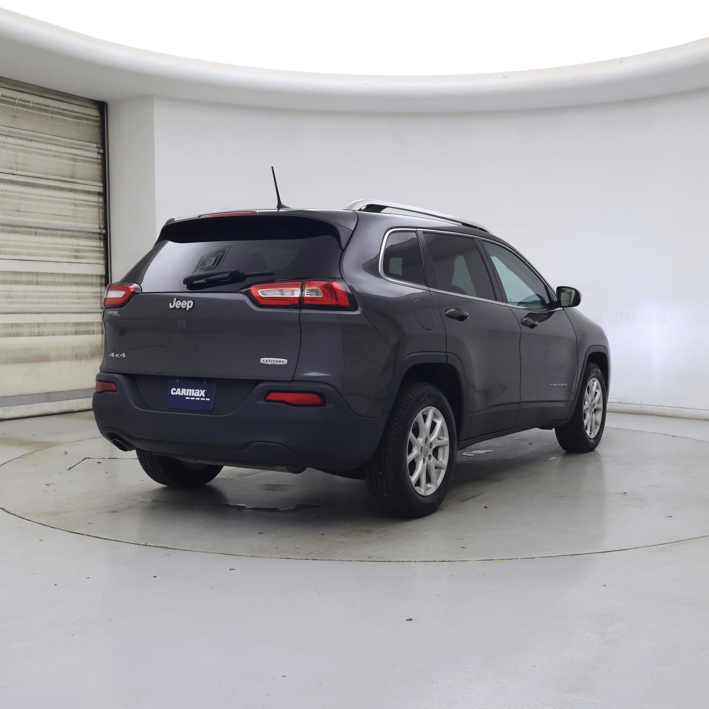 Thumbnail: 2016 Jeep Cherokee - 8