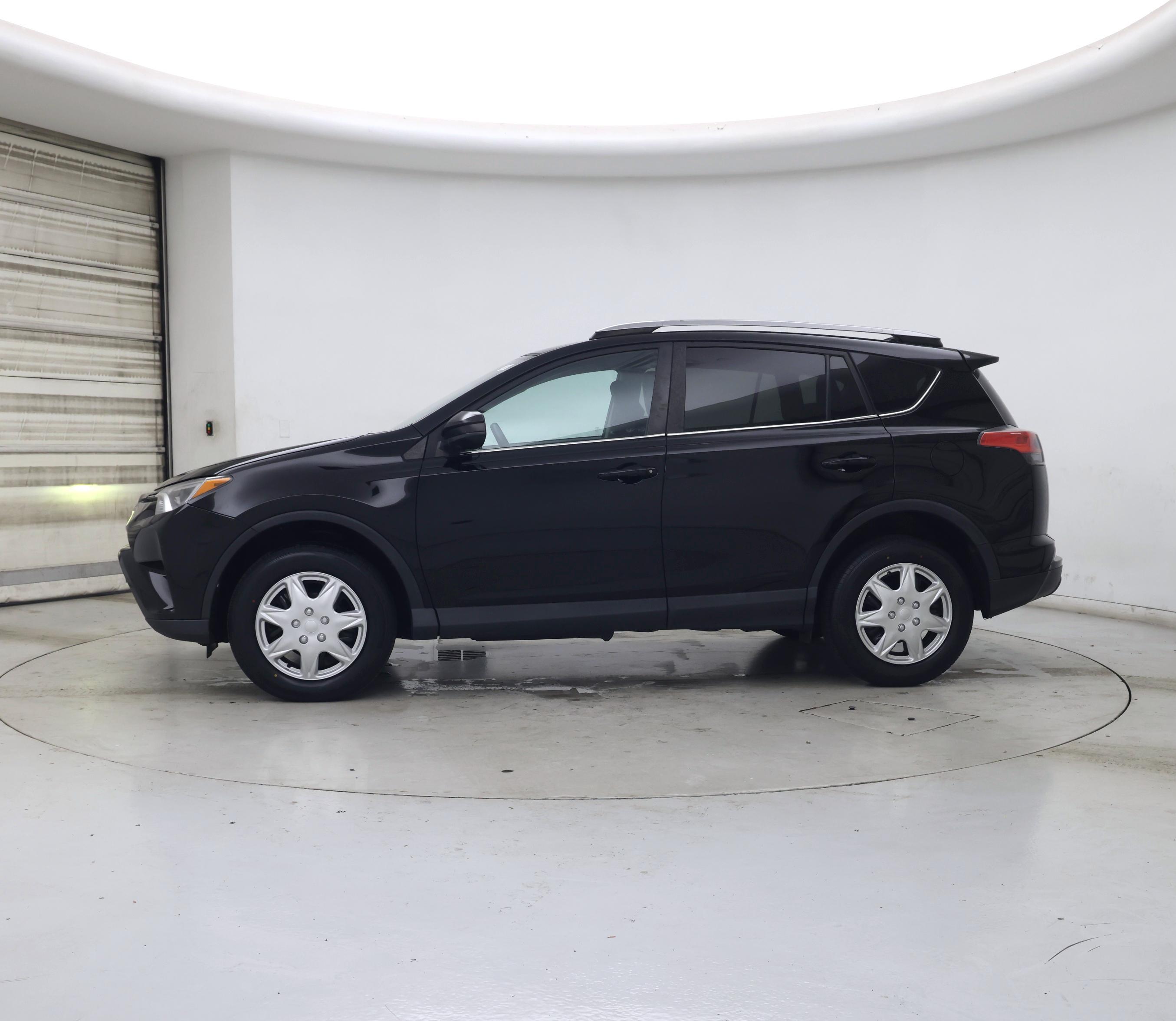 Thumbnail: 2017 Toyota RAV4 - 3